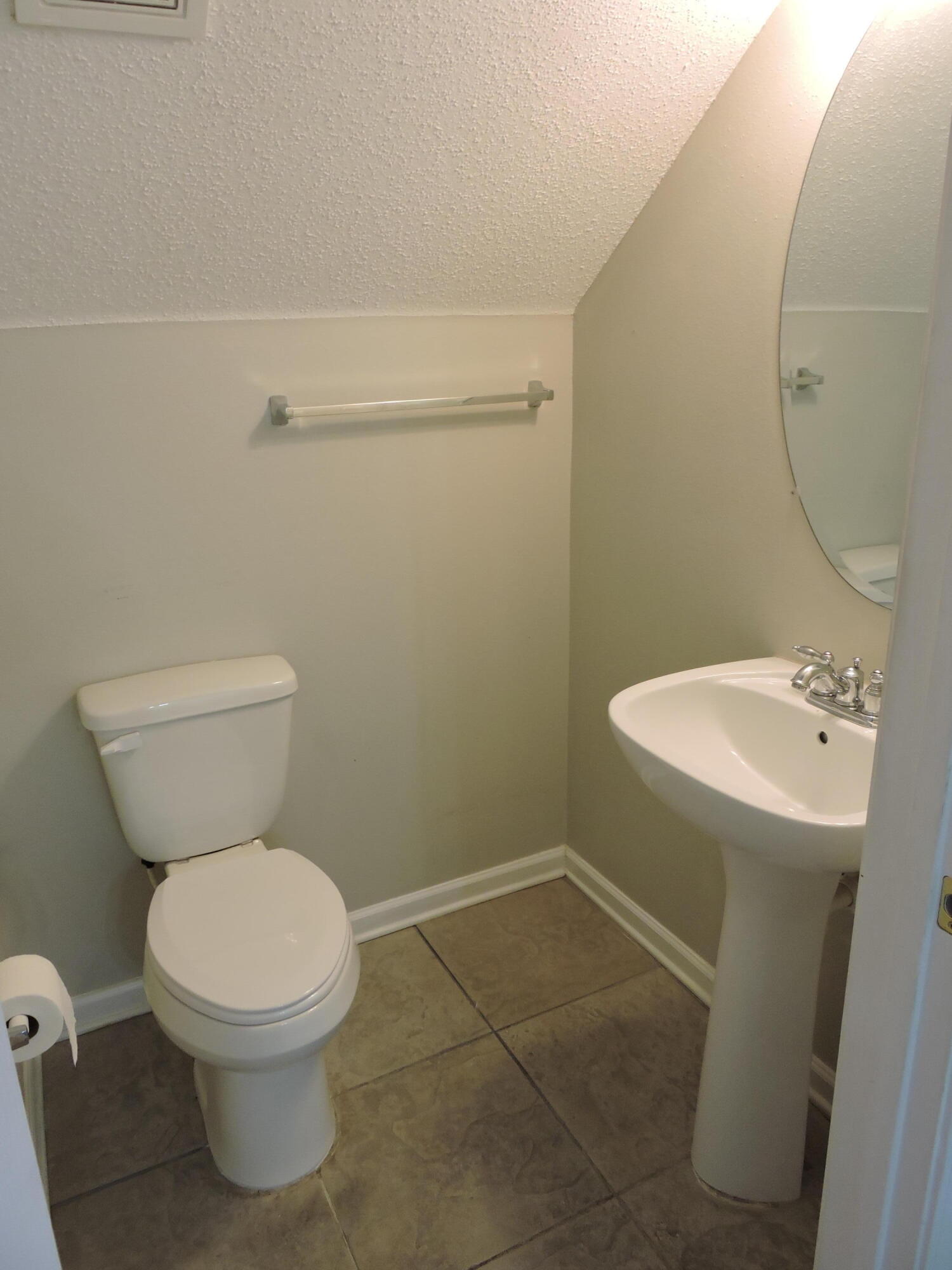 ROLLING PINES - Residential Lease