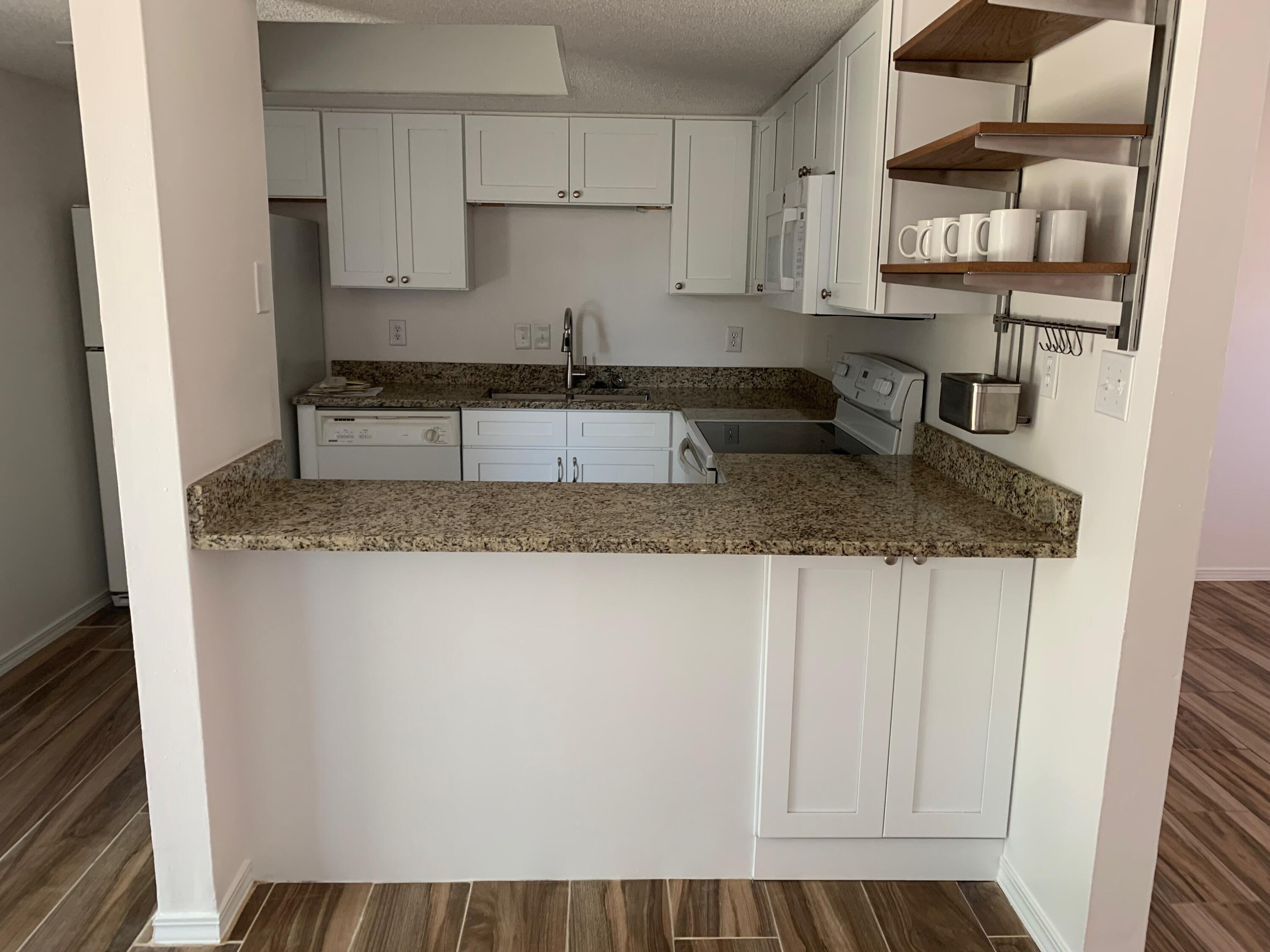 CHATEAU PRES DE LA MER - Residential Lease