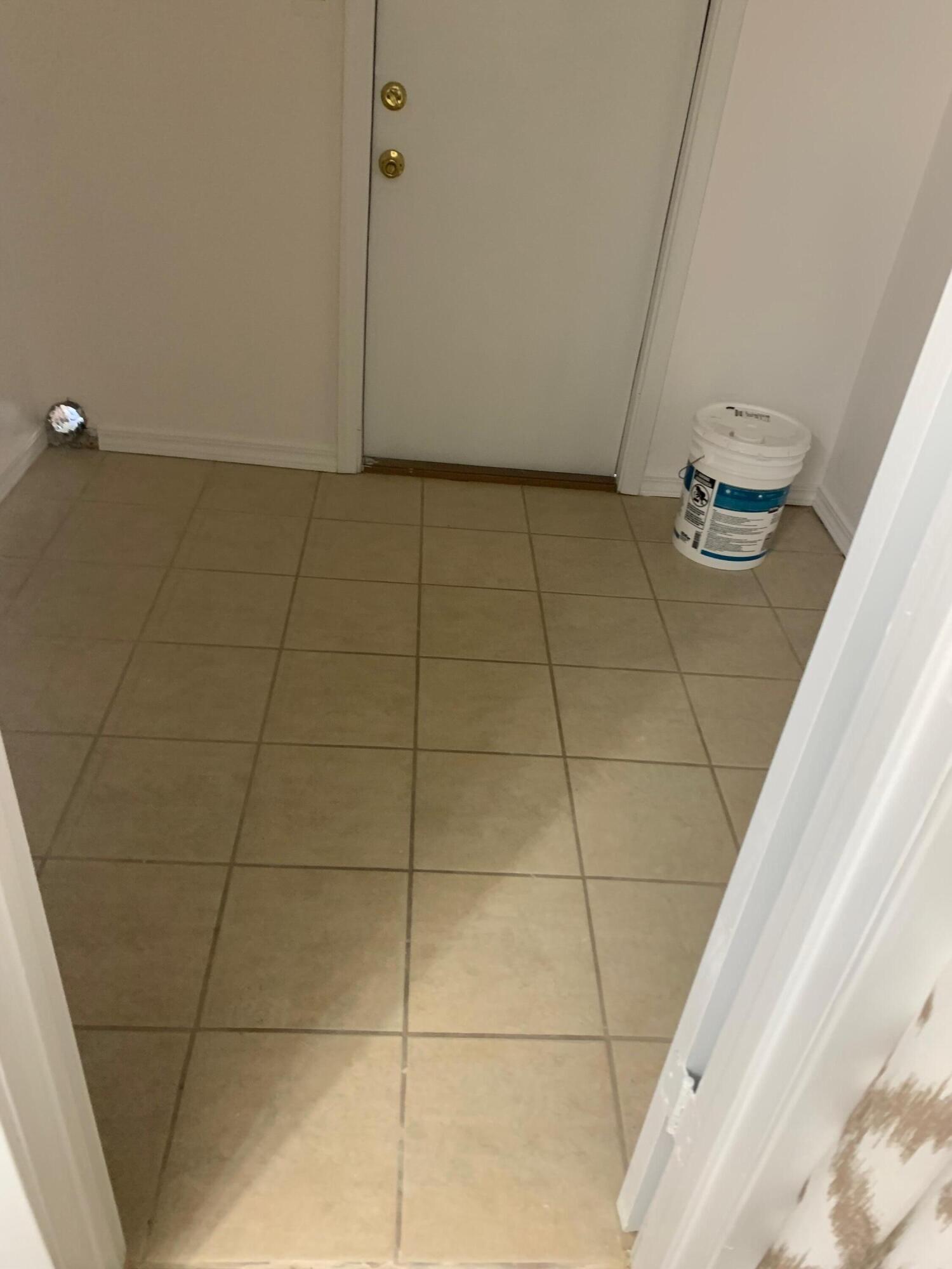 CHATEAU PRES DE LA MER - Residential Lease