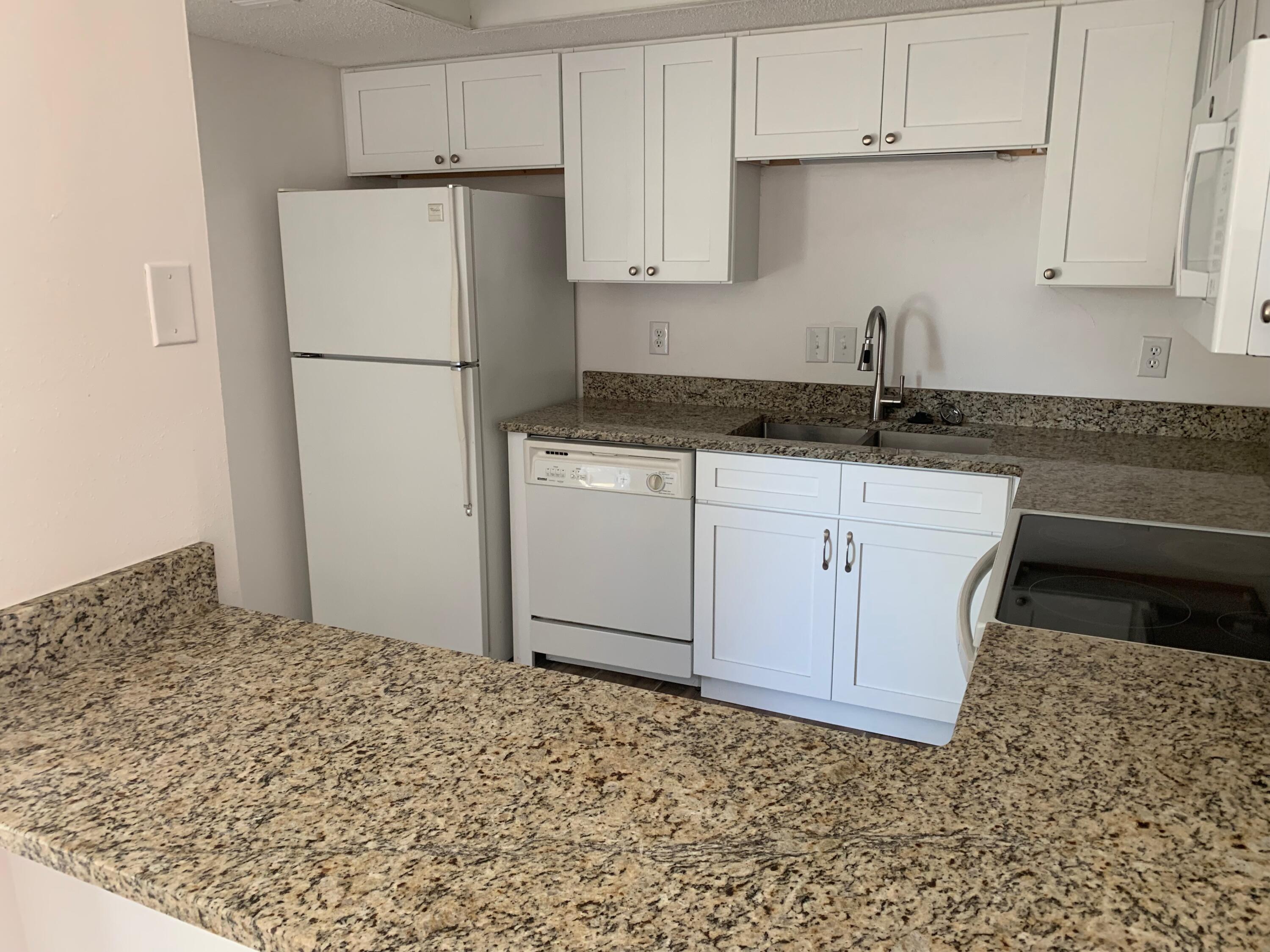 CHATEAU PRES DE LA MER - Residential Lease