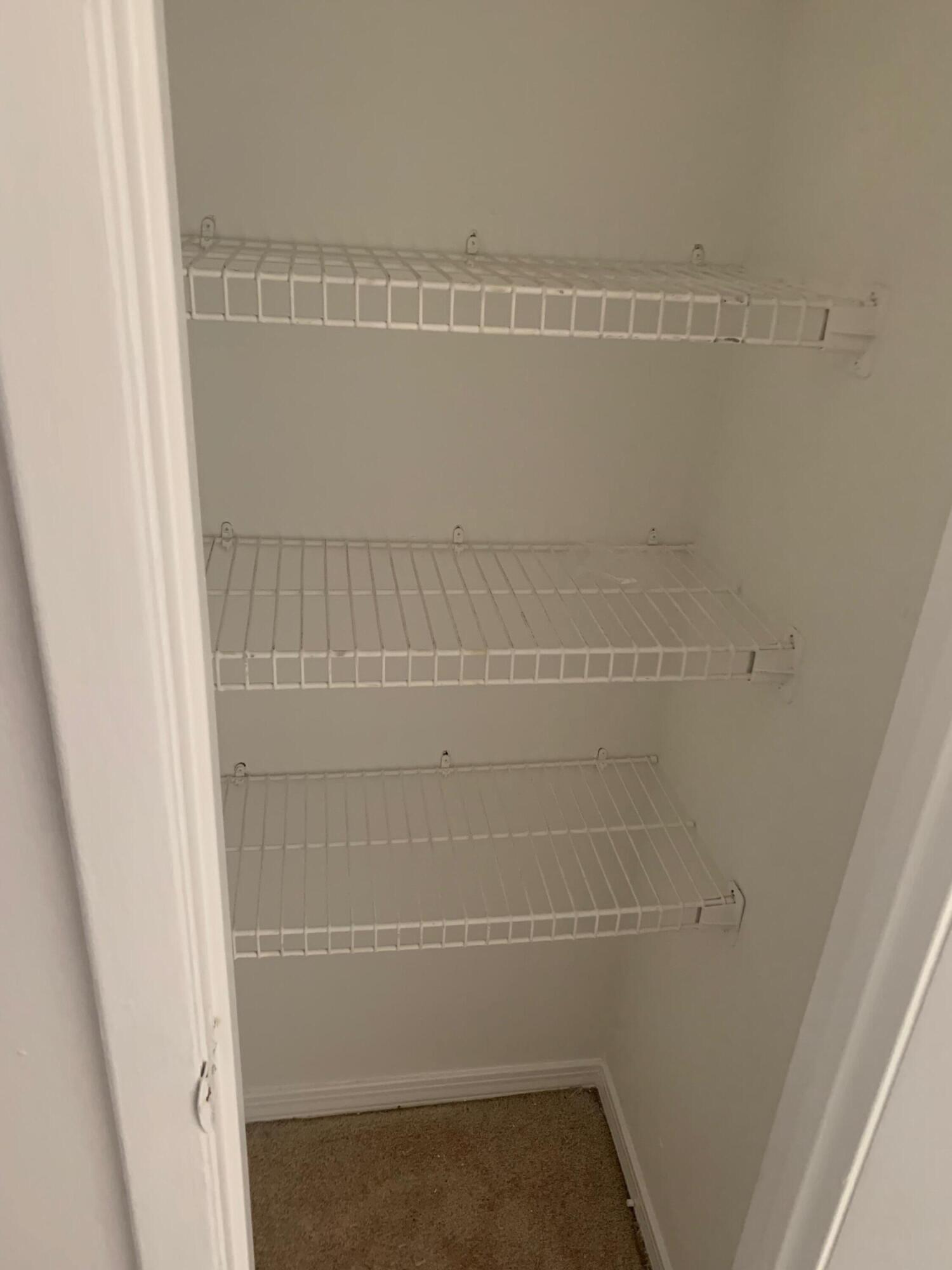 CHATEAU PRES DE LA MER - Residential Lease