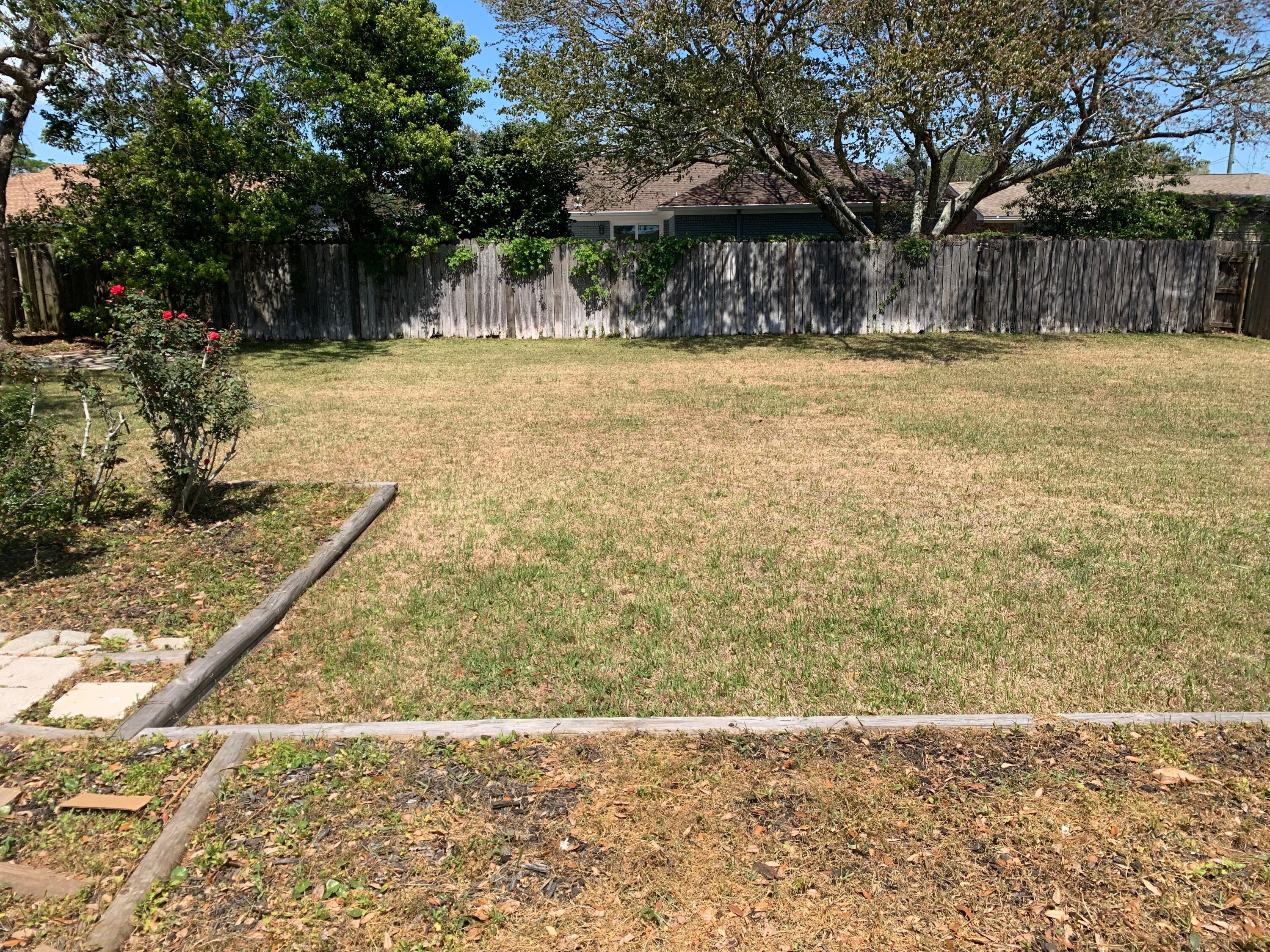 CHATEAU PRES DE LA MER - Residential Lease