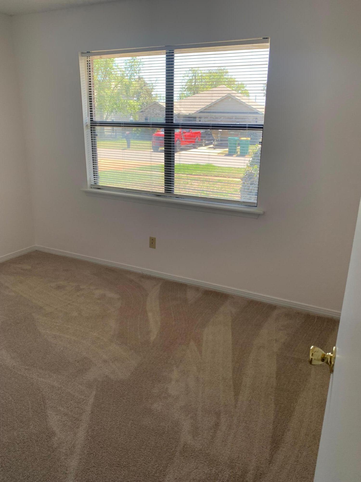 CHATEAU PRES DE LA MER - Residential Lease