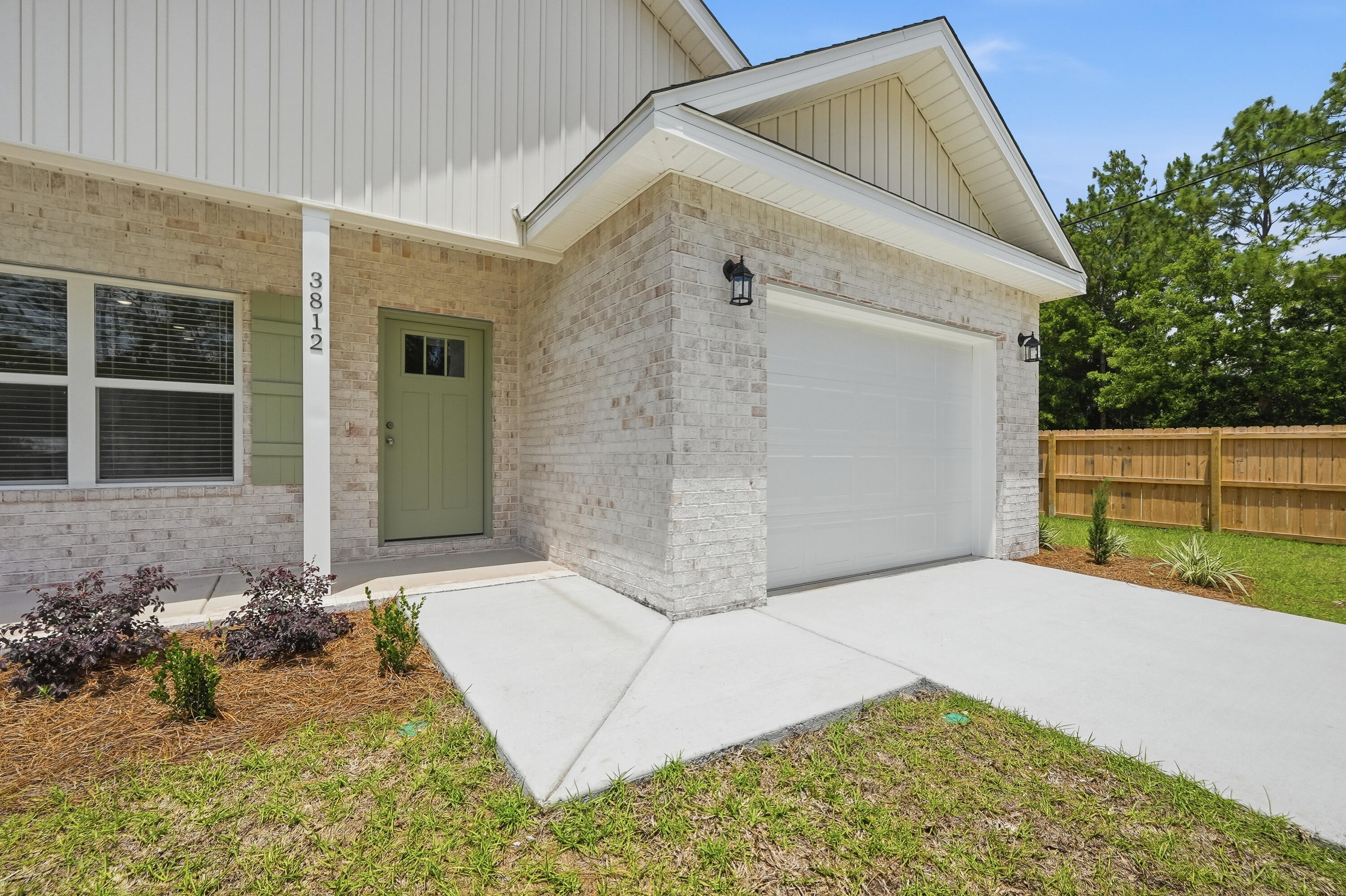 3812 Golden Acres Circle