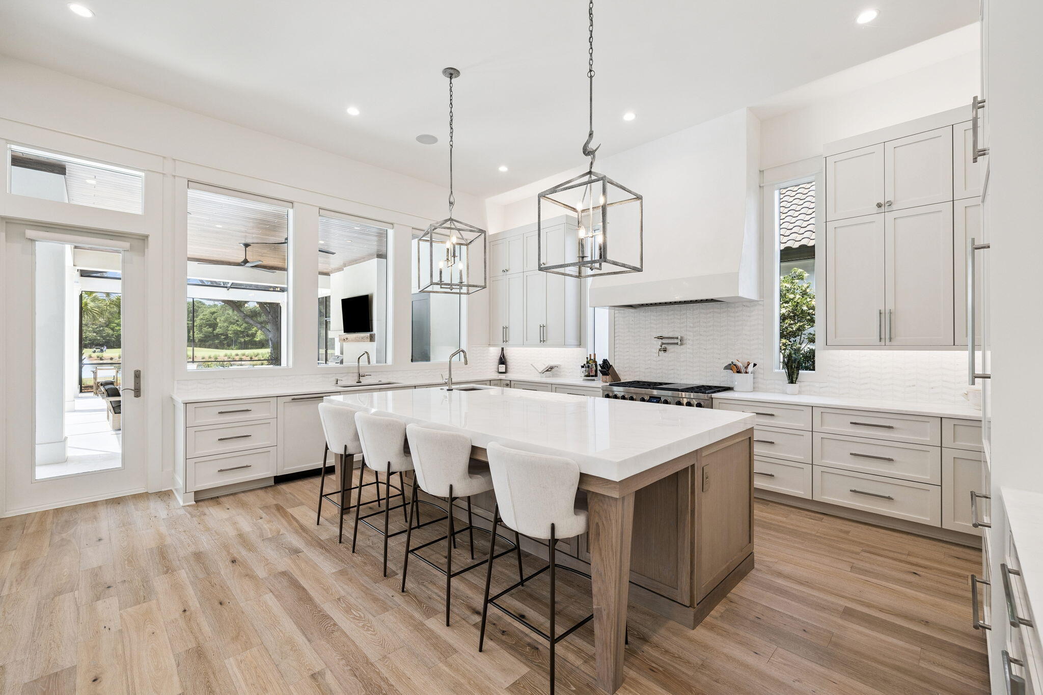 BURNT PINE - Residential