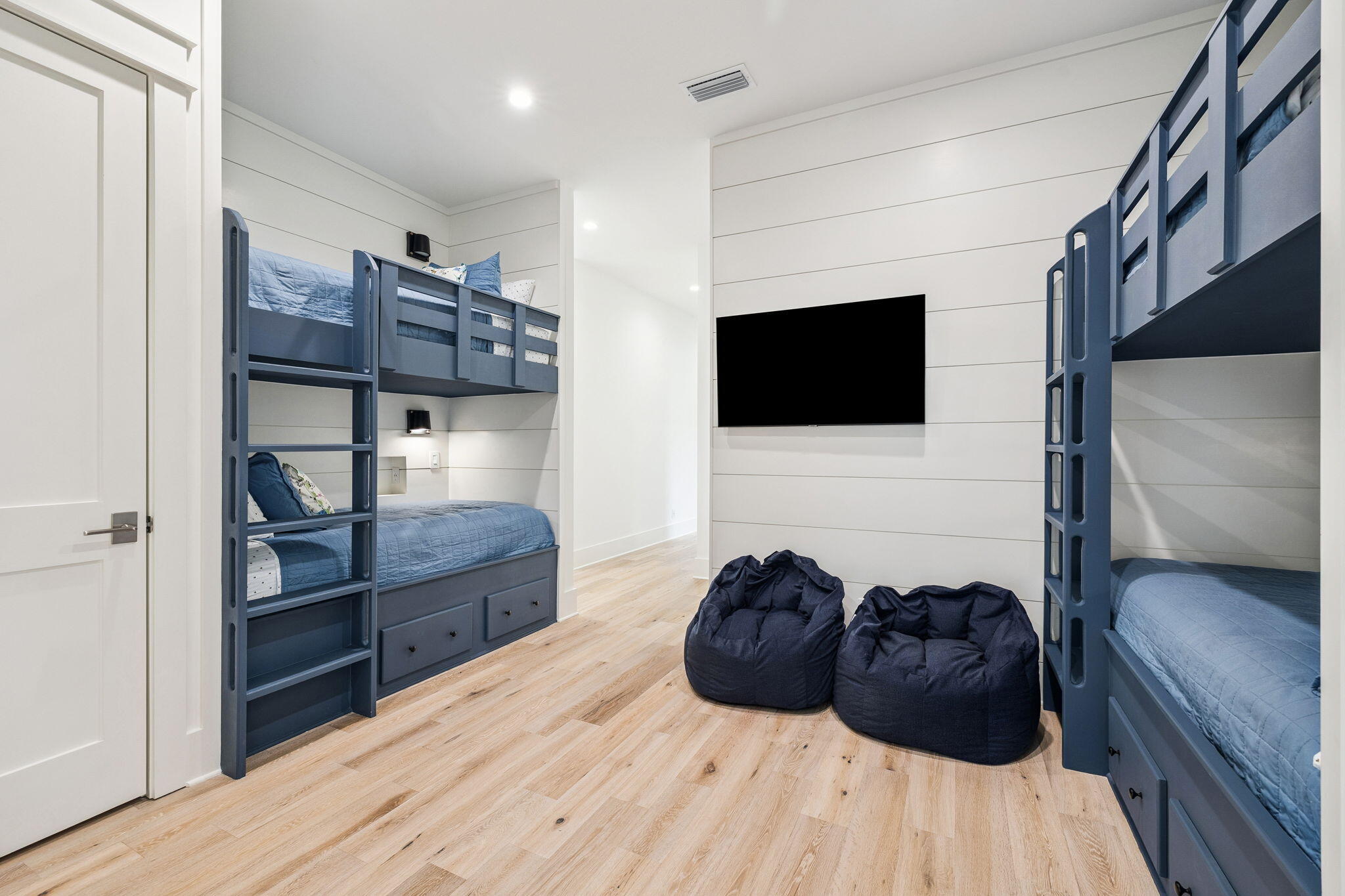 BURNT PINE - Residential