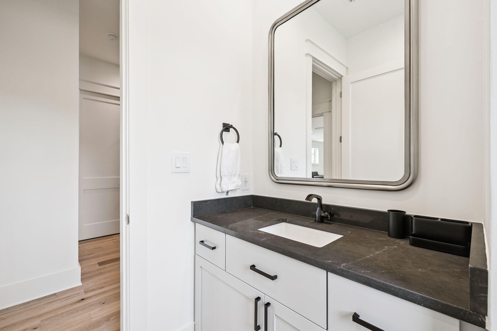 BURNT PINE - Residential