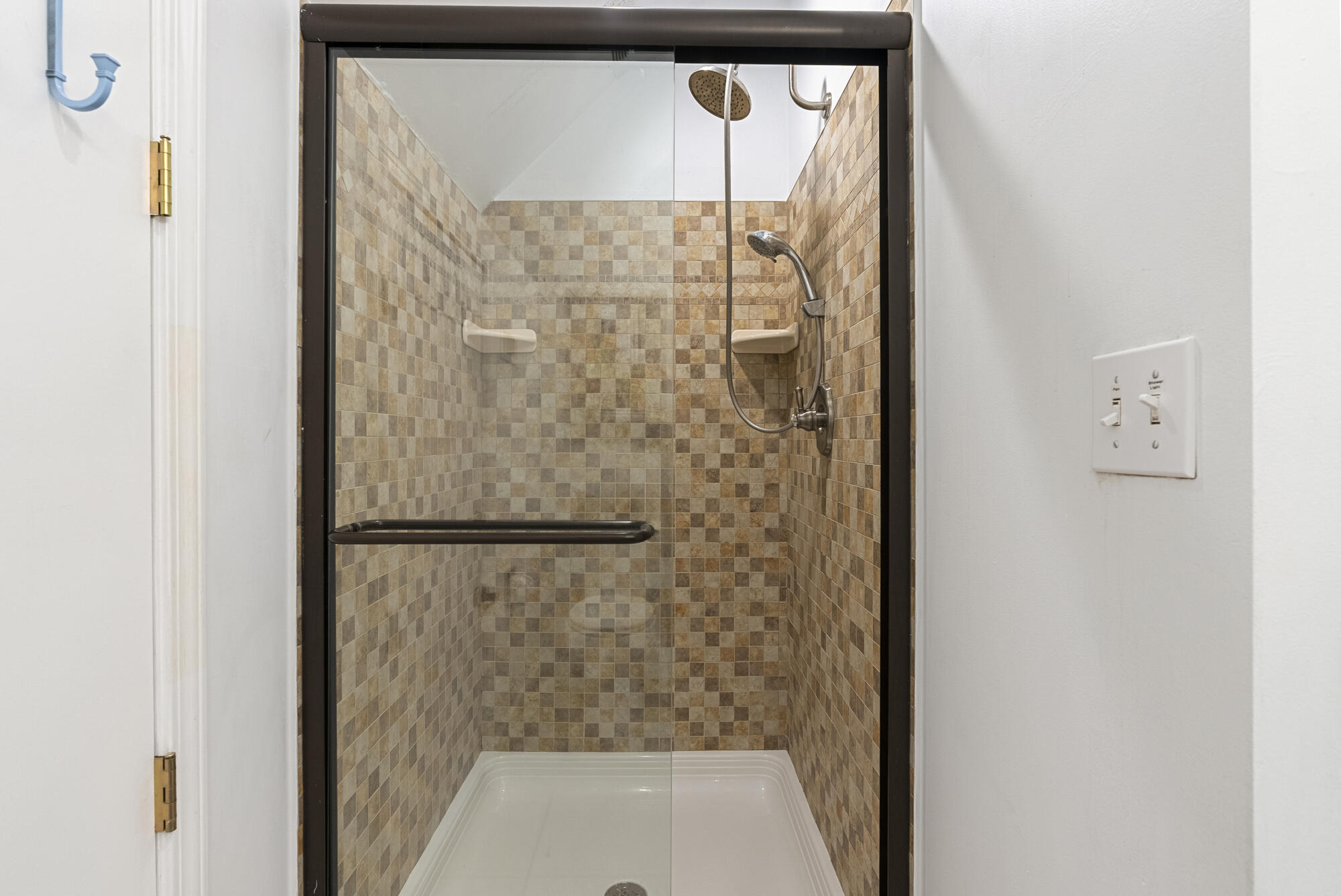 EASTERN LAKE ESTATES - Residential