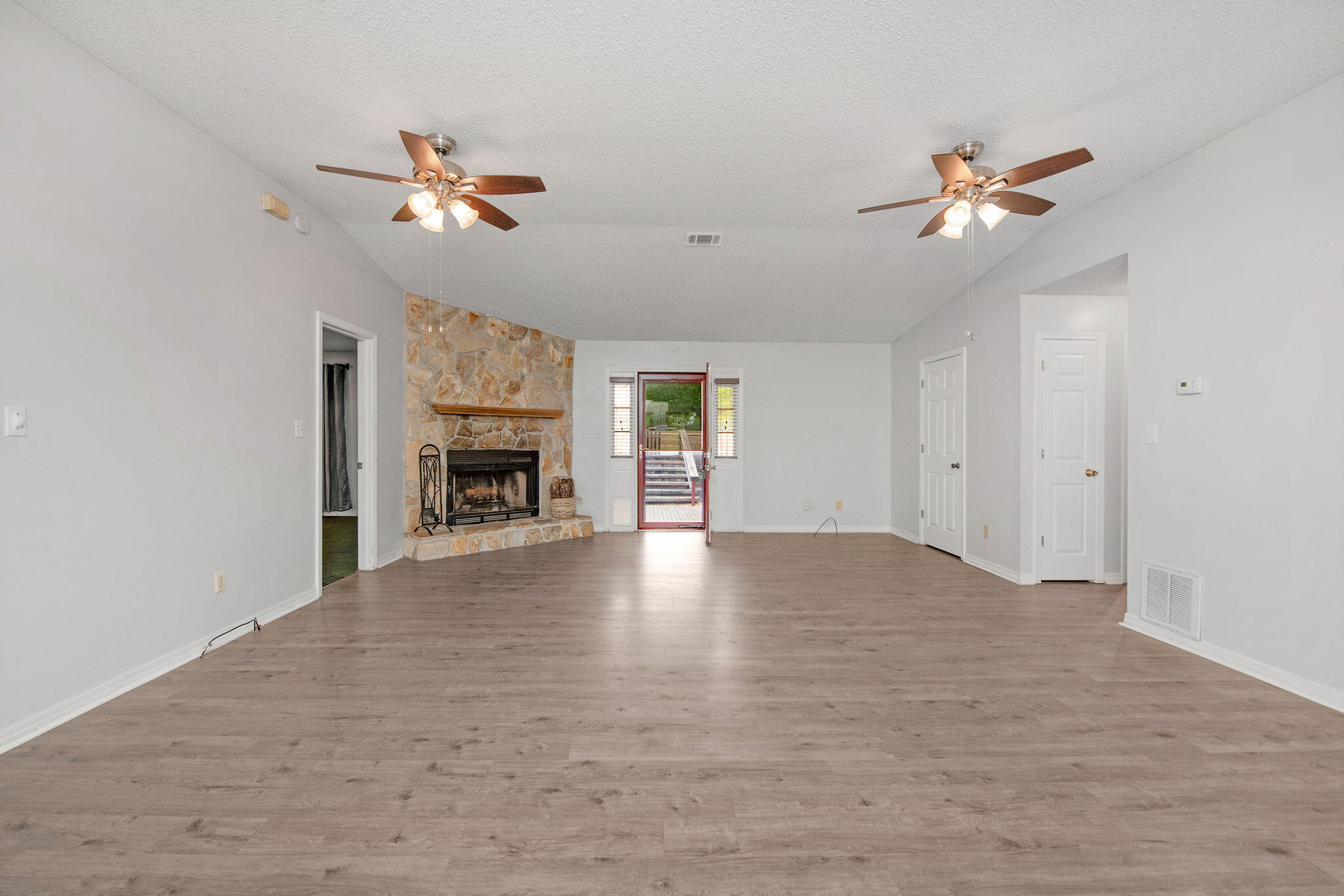 BARRINEAU PARK EST - Residential