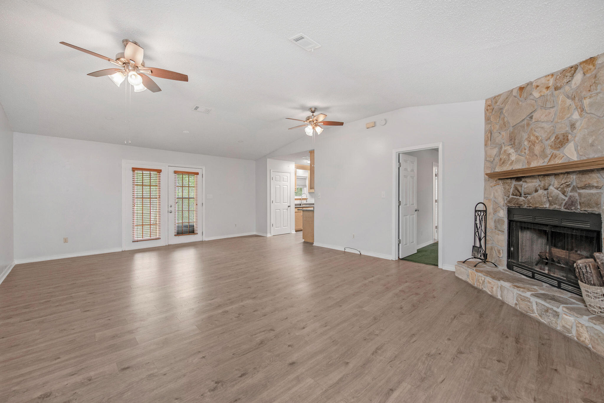 BARRINEAU PARK EST - Residential