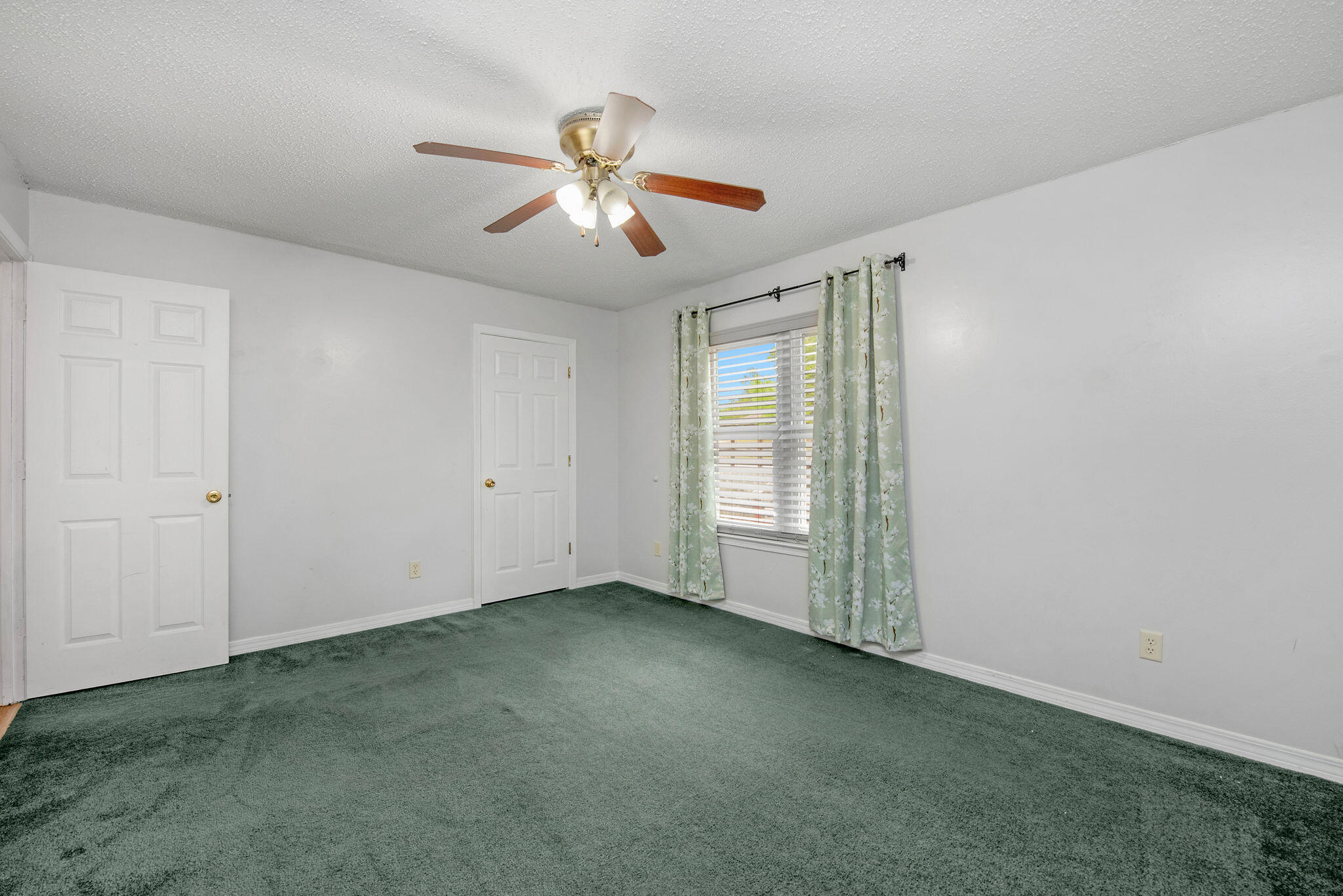 BARRINEAU PARK EST - Residential