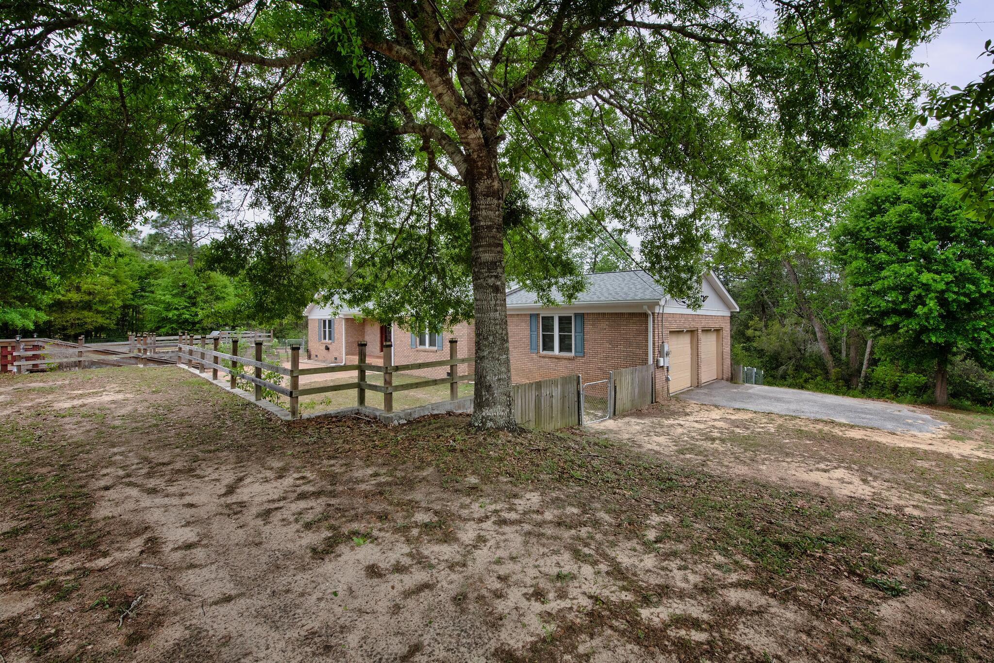 BARRINEAU PARK EST - Residential