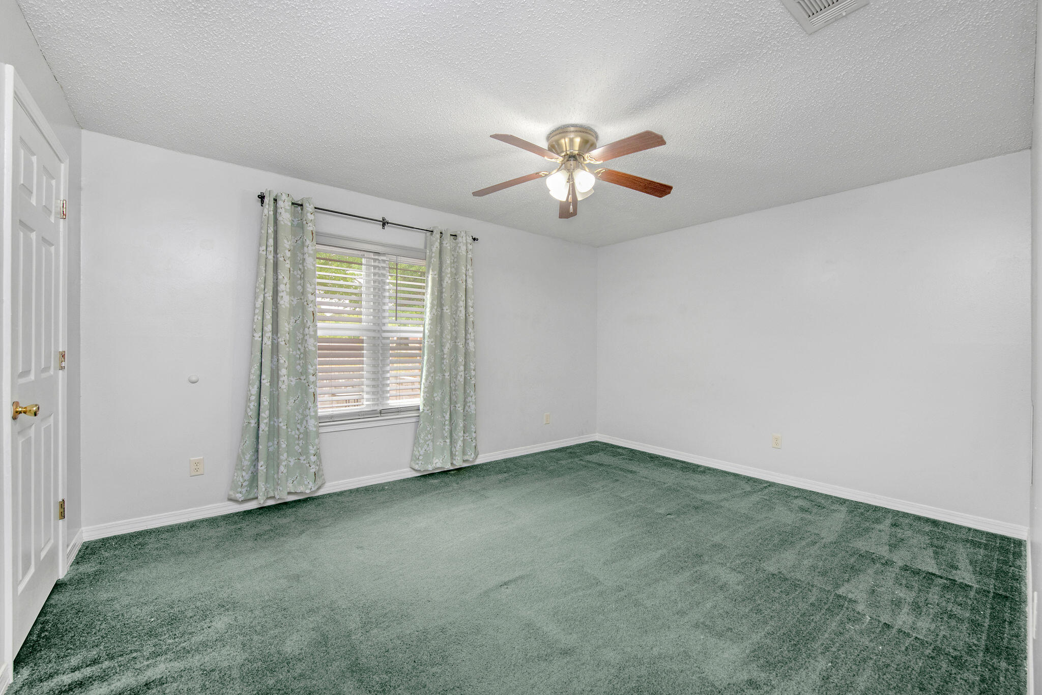 BARRINEAU PARK EST - Residential