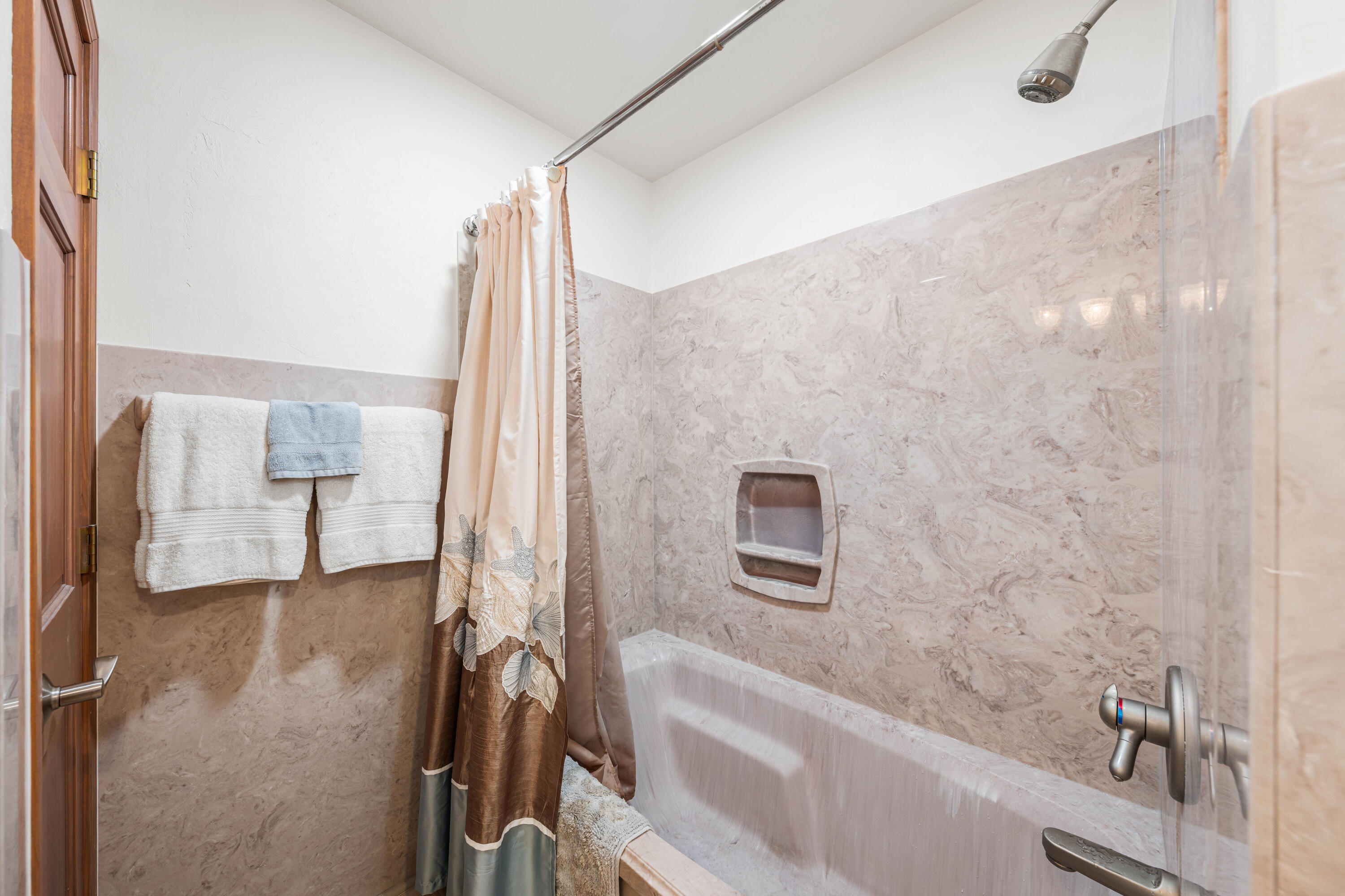 PINES OF BLUE MOUNTAIN - Residential