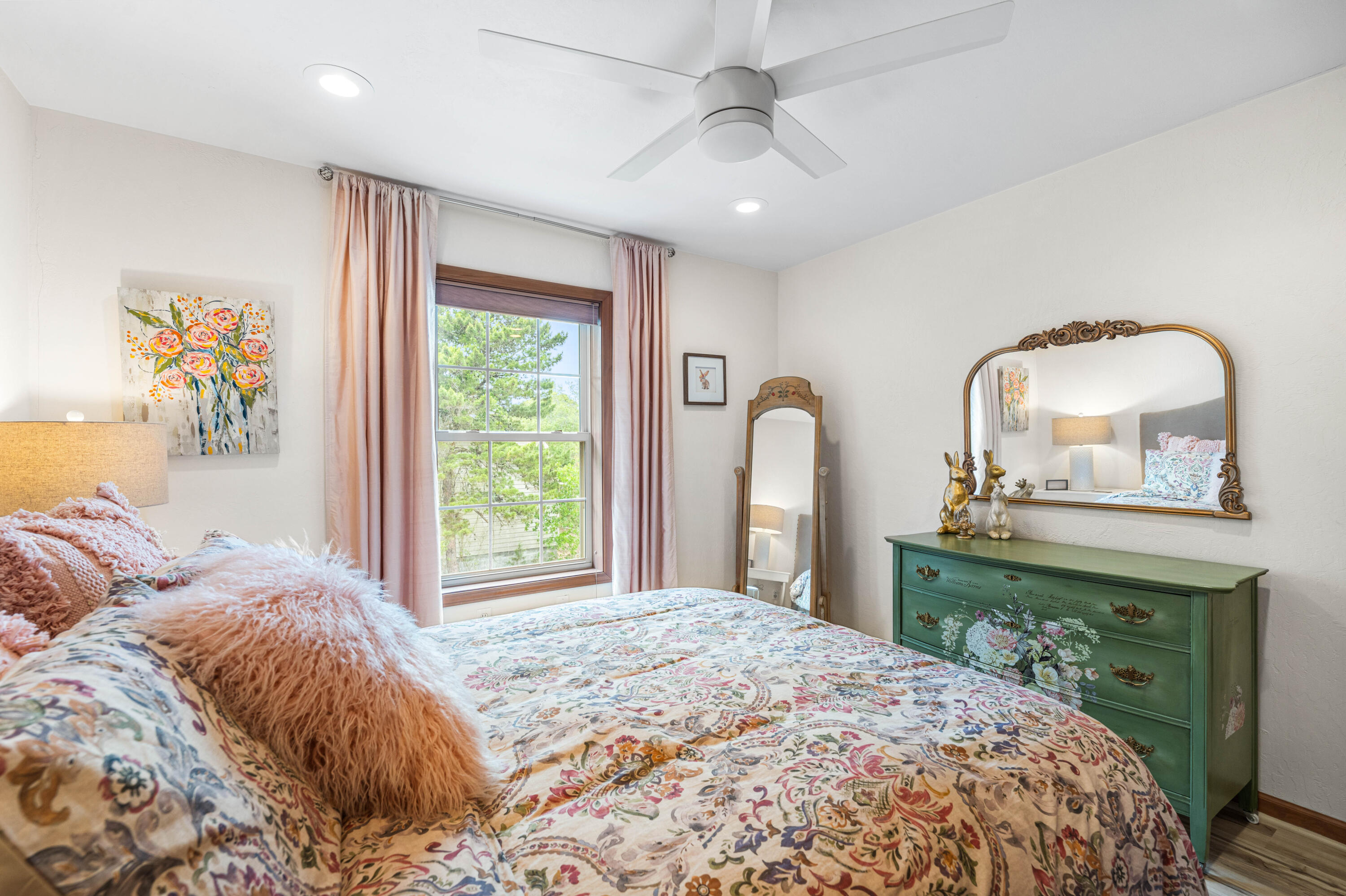 PINES OF BLUE MOUNTAIN - Residential