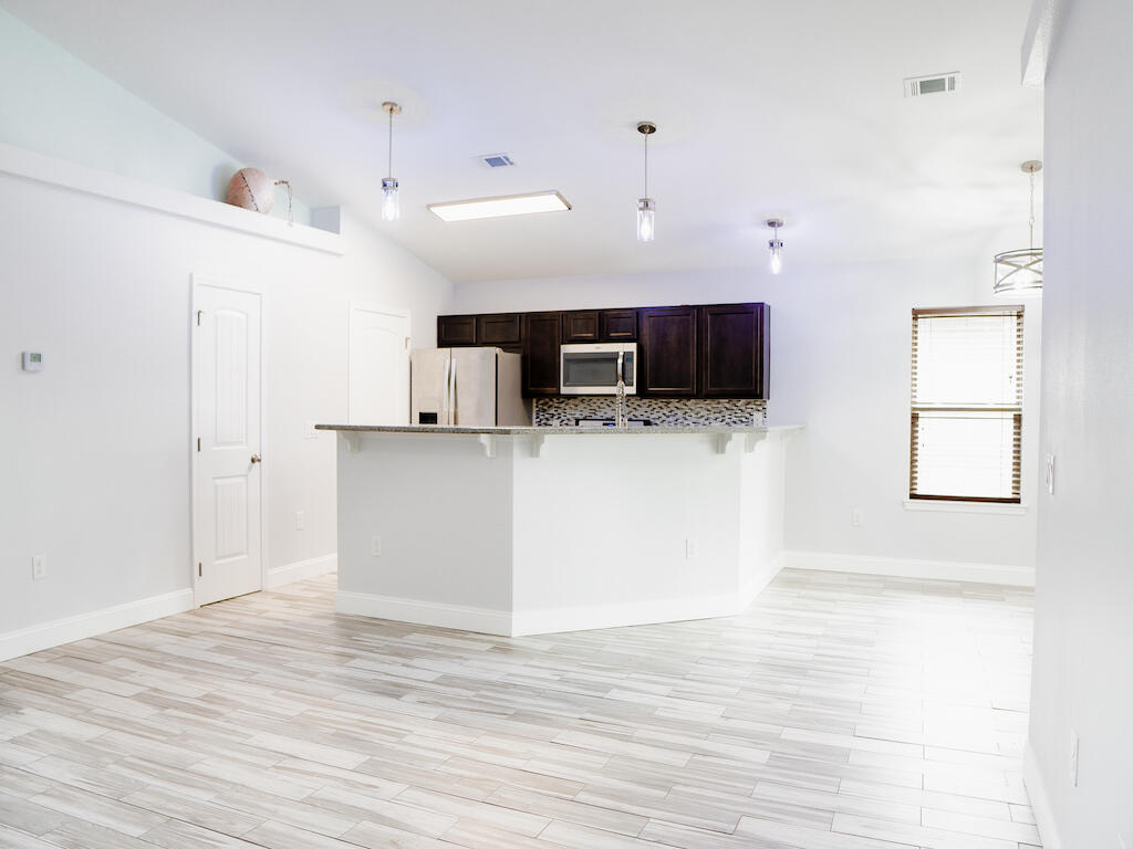 NAVARRE S/D 2ND ADDN - Residential Lease