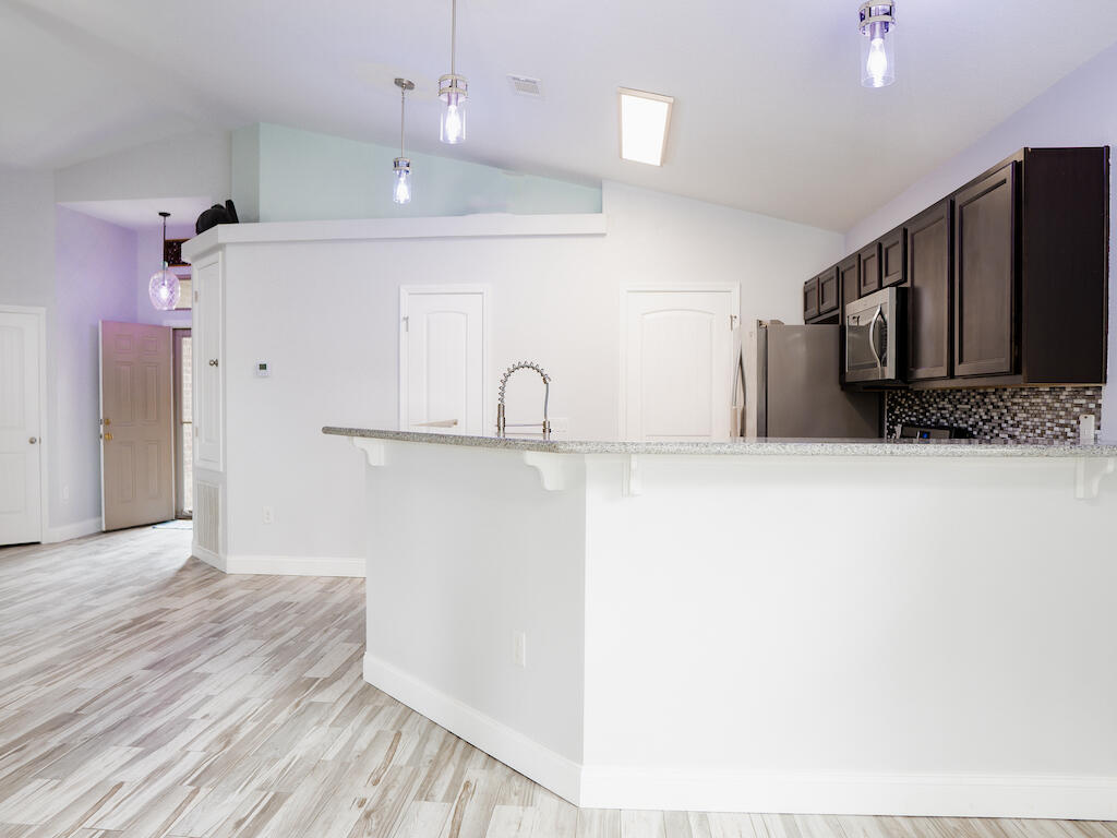 NAVARRE S/D 2ND ADDN - Residential Lease