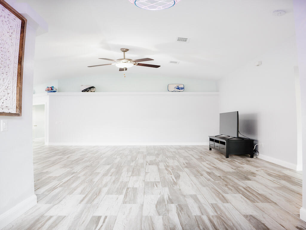 NAVARRE S/D 2ND ADDN - Residential Lease