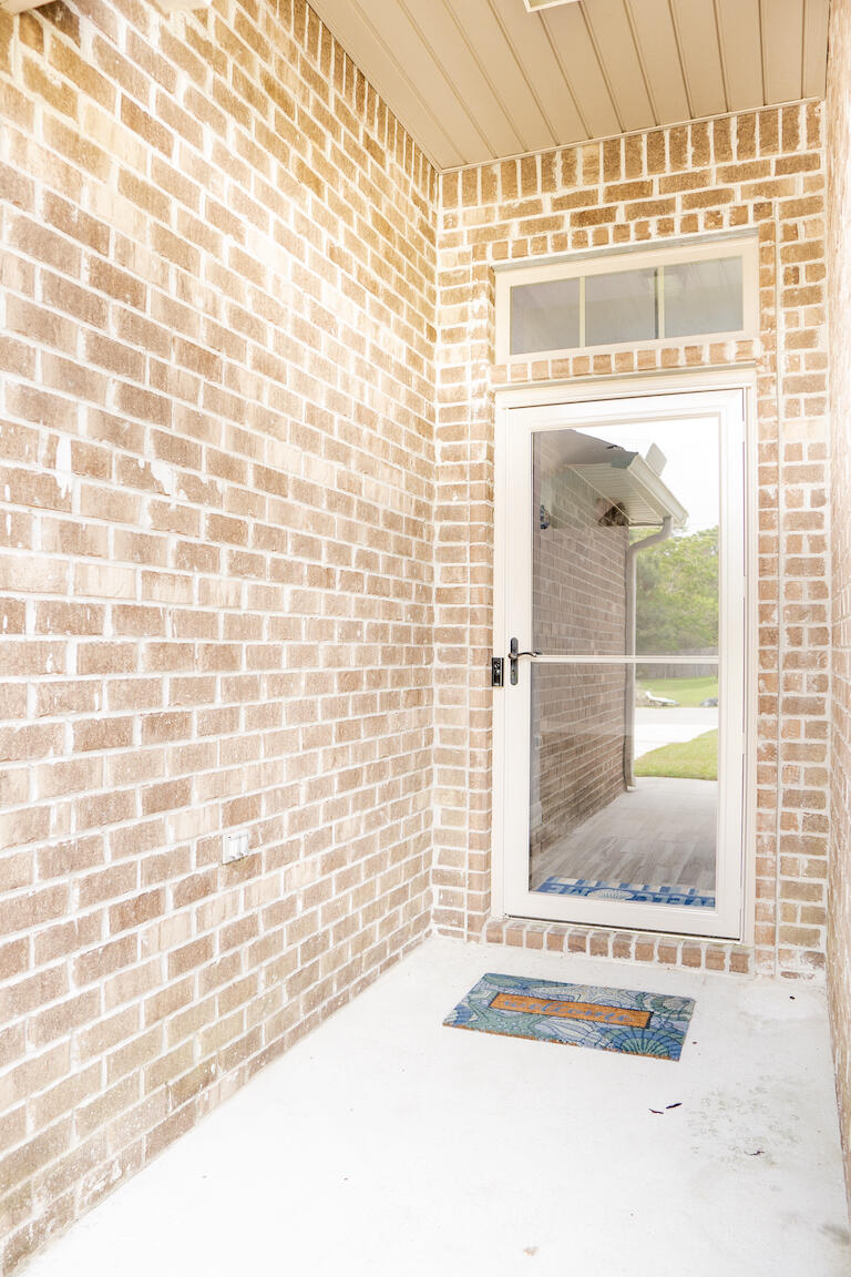 NAVARRE S/D 2ND ADDN - Residential Lease