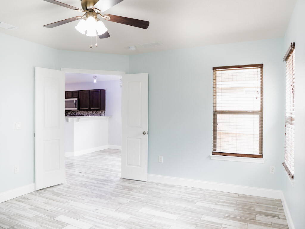 NAVARRE S/D 2ND ADDN - Residential Lease