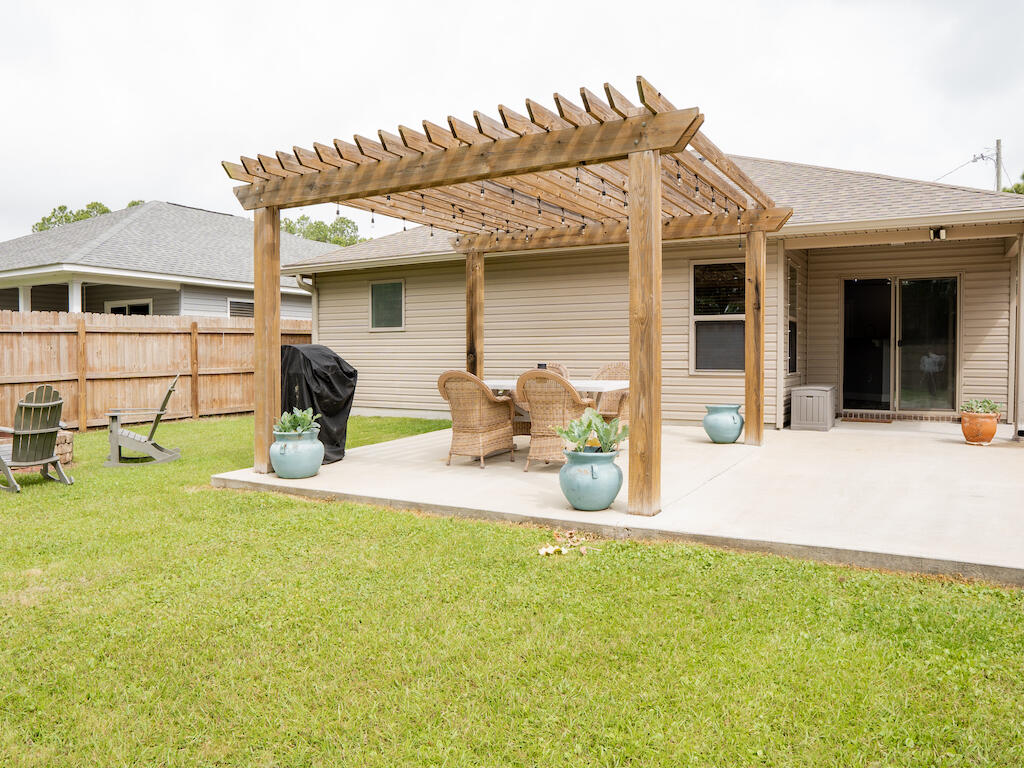 NAVARRE S/D 2ND ADDN - Residential Lease