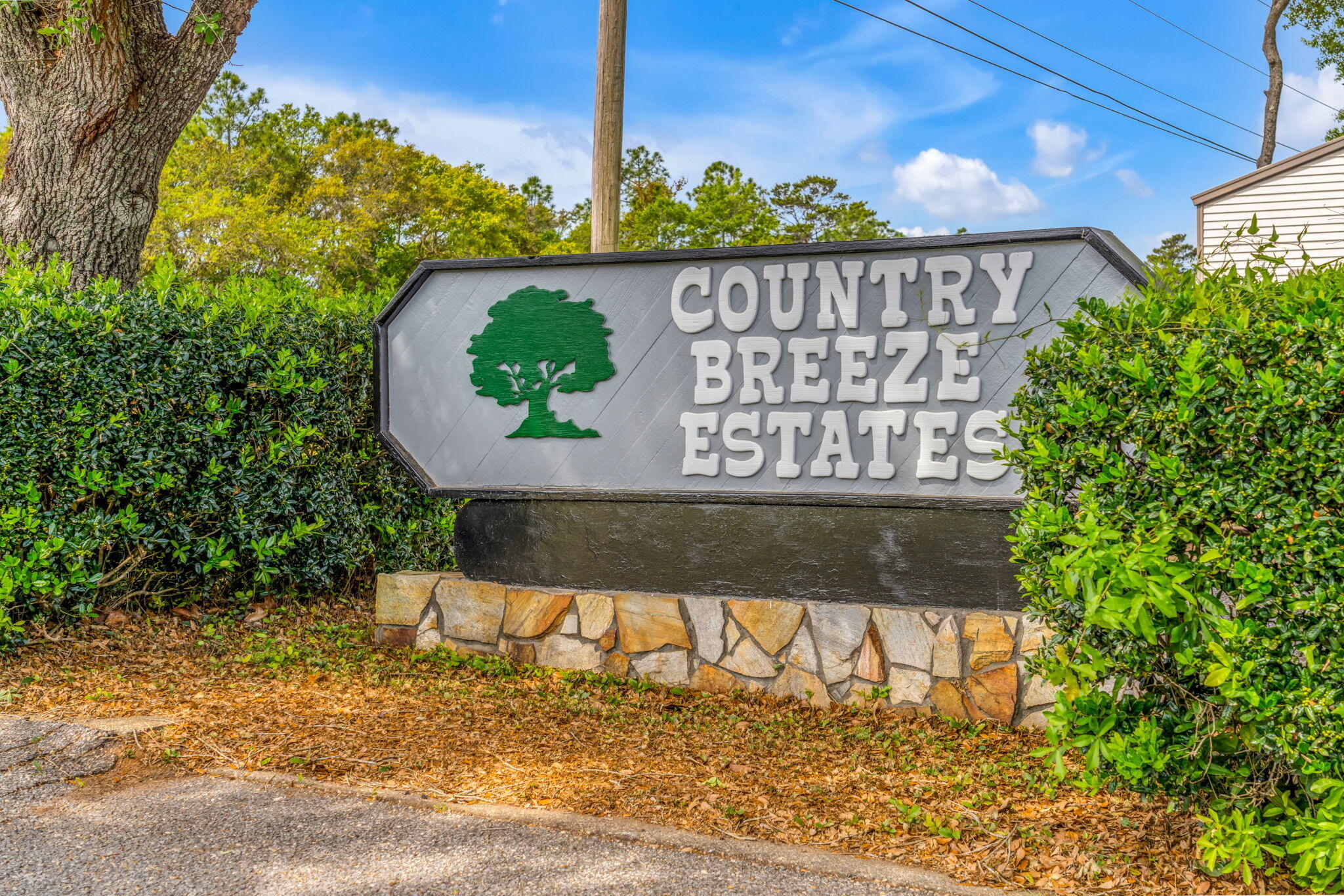 COUNTRY BREEZE ESTATES - Residential