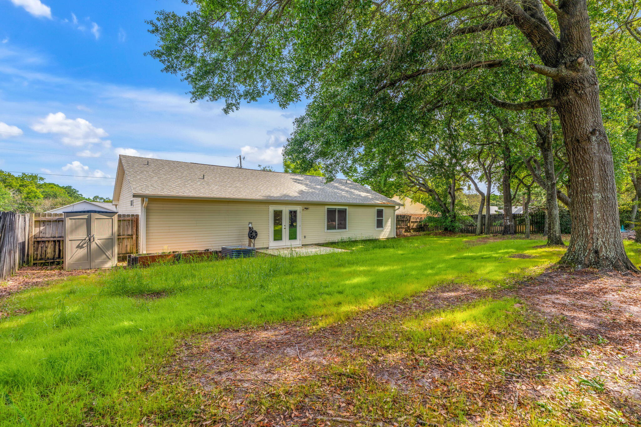 COUNTRY BREEZE ESTATES - Residential