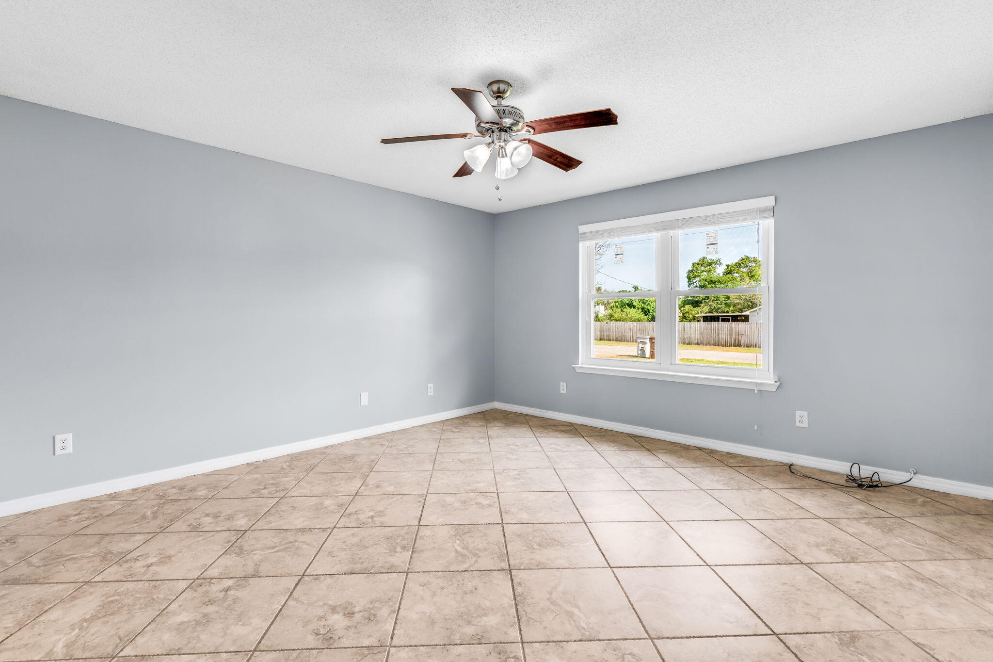 COUNTRY BREEZE ESTATES - Residential