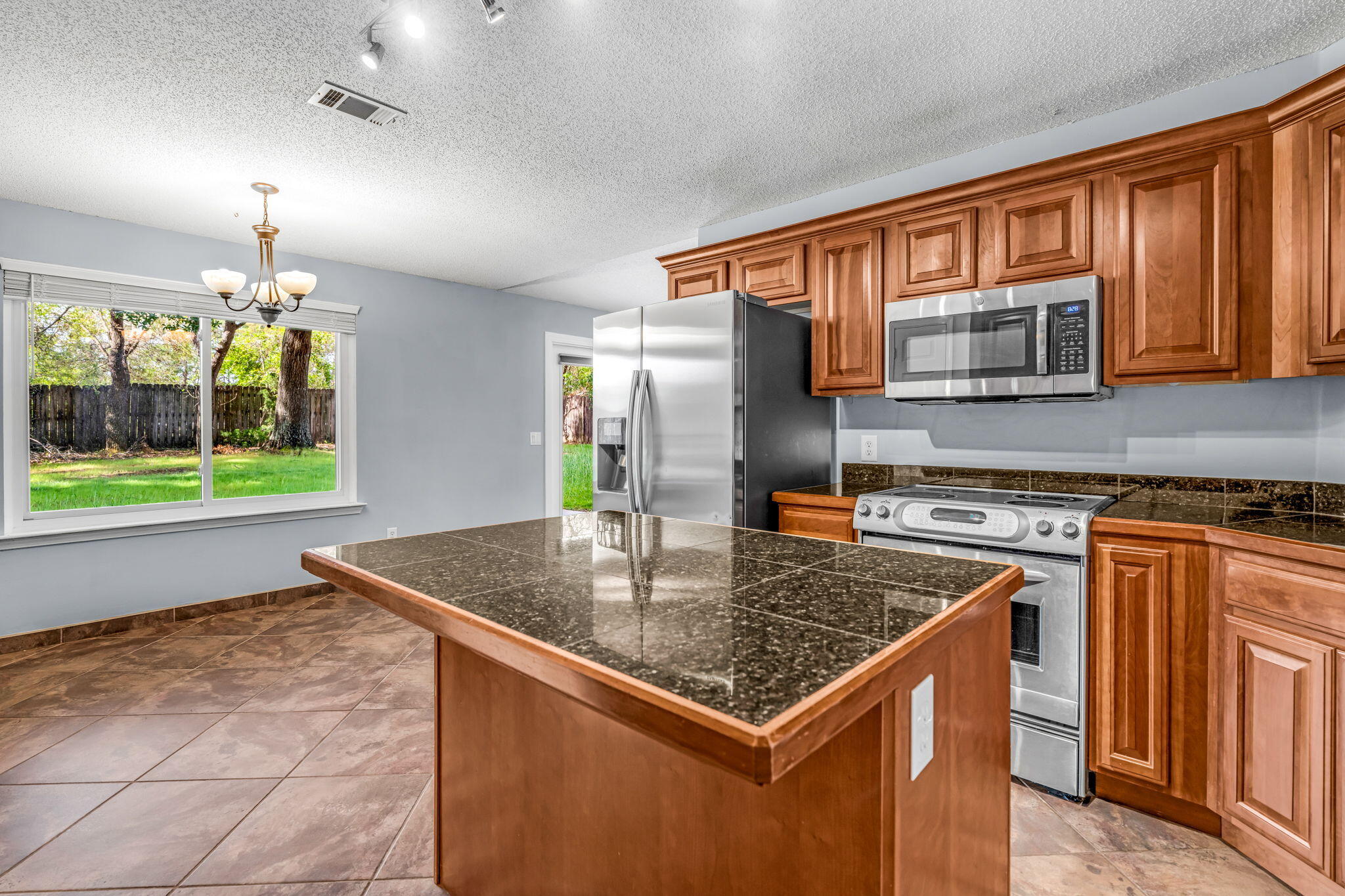 COUNTRY BREEZE ESTATES - Residential