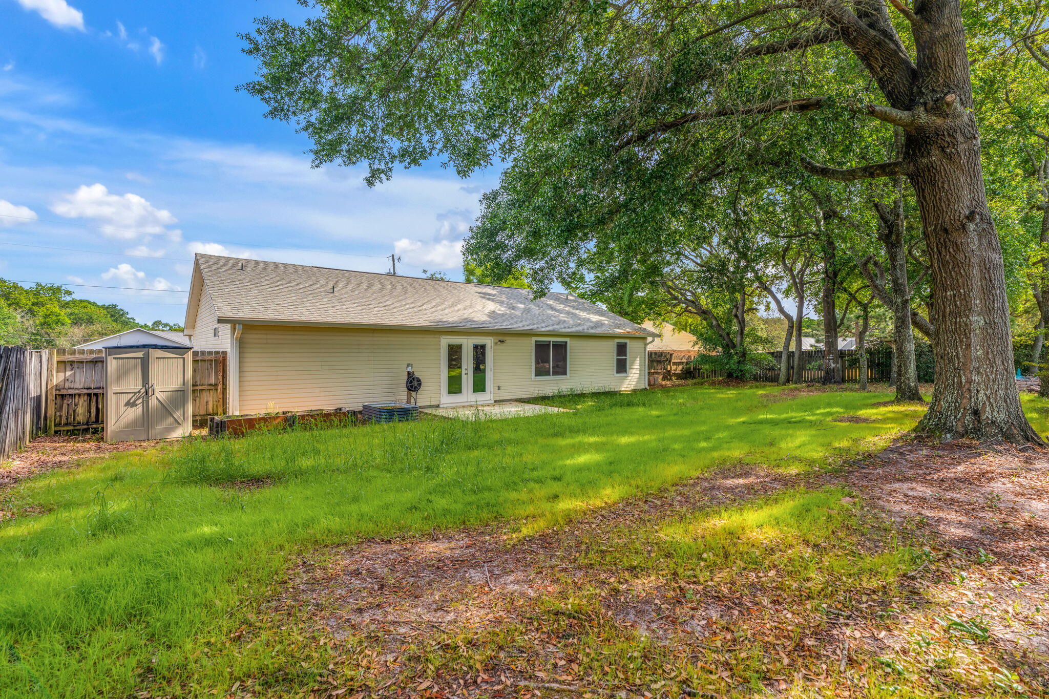 COUNTRY BREEZE ESTATES - Residential