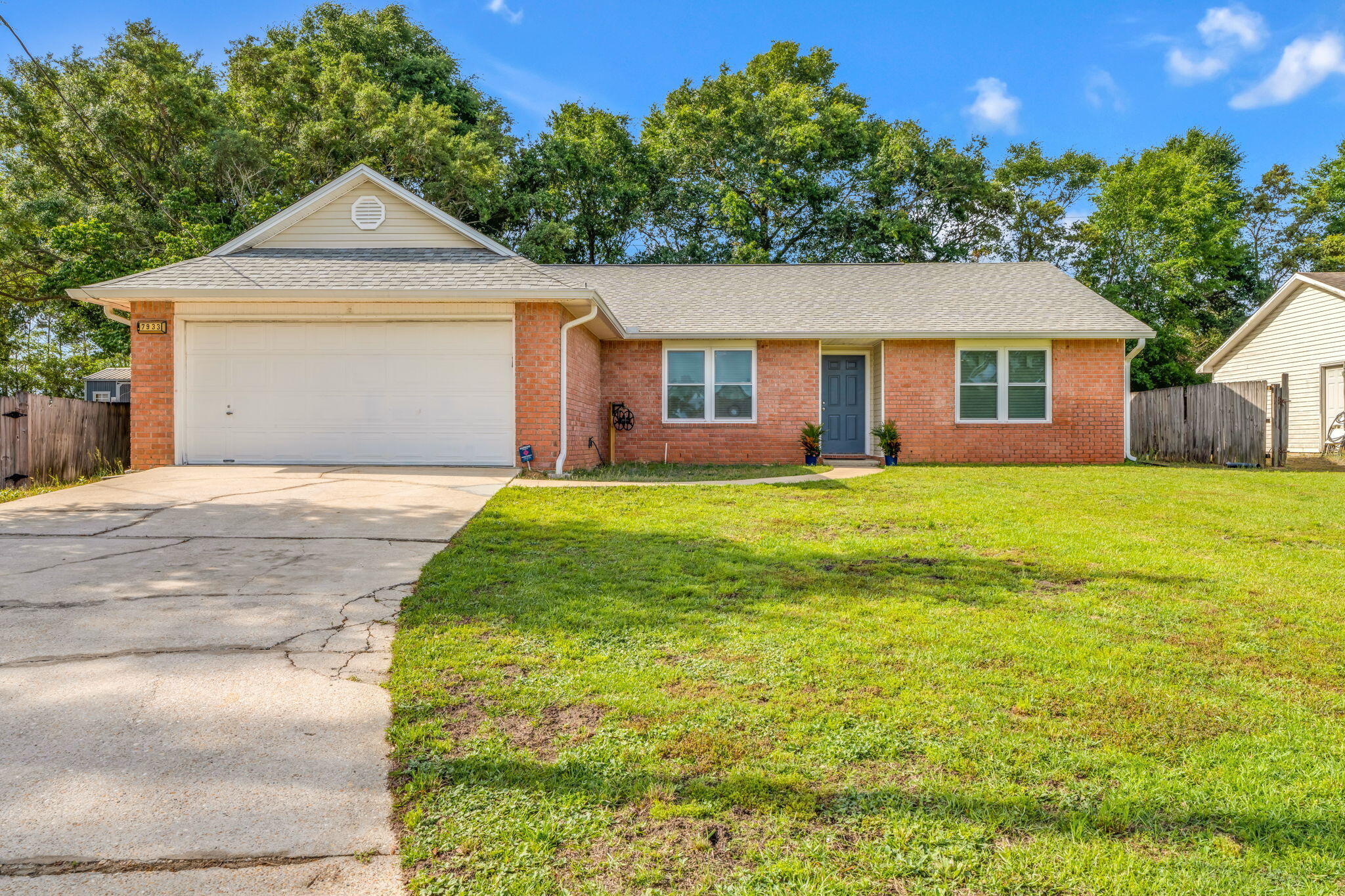 COUNTRY BREEZE ESTATES - Residential