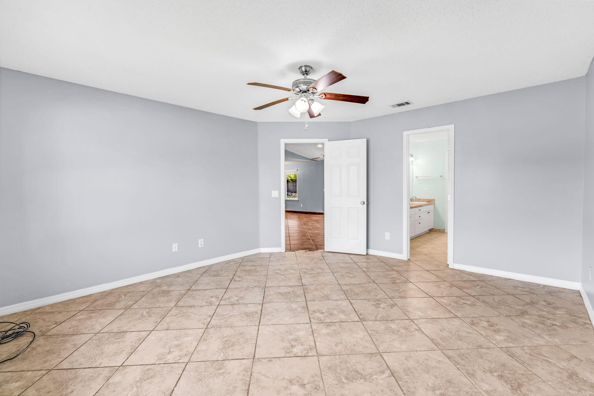 COUNTRY BREEZE ESTATES - Residential