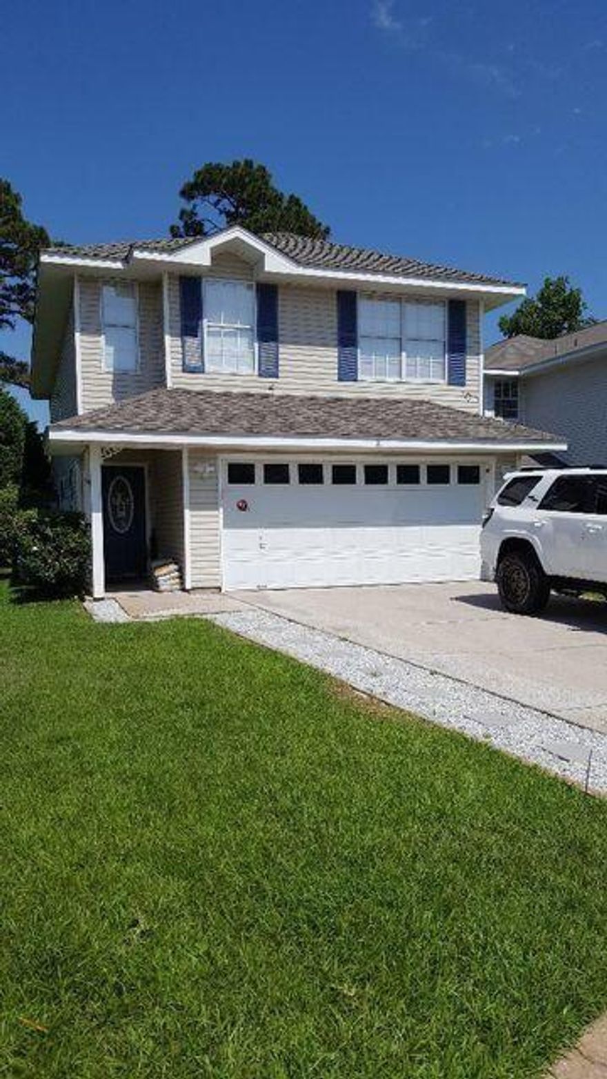 4bdr 2.5ba 2cg in Destin and located just one mile from the sugar white beach. Awesome floorplan with NO carpet and it has a NEST thermostat plus new roof in 2018 to help with those power bills. Twin Lakes offers amenities that include a park, children's playground, nature trails and lakes throughout. This home is in pristine condition and in a quiet family neighborhood with no thru traffic!