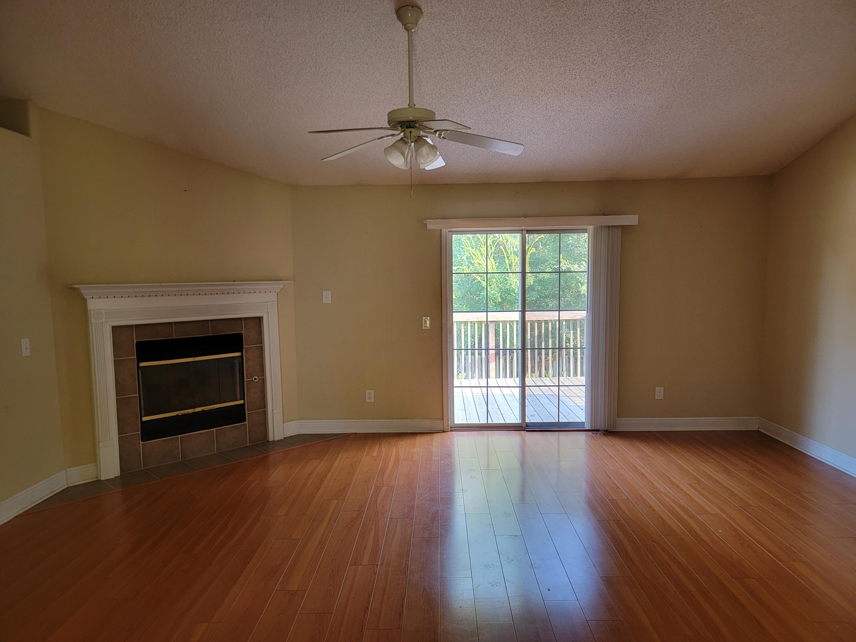 FOX VALLEY - Residential Lease