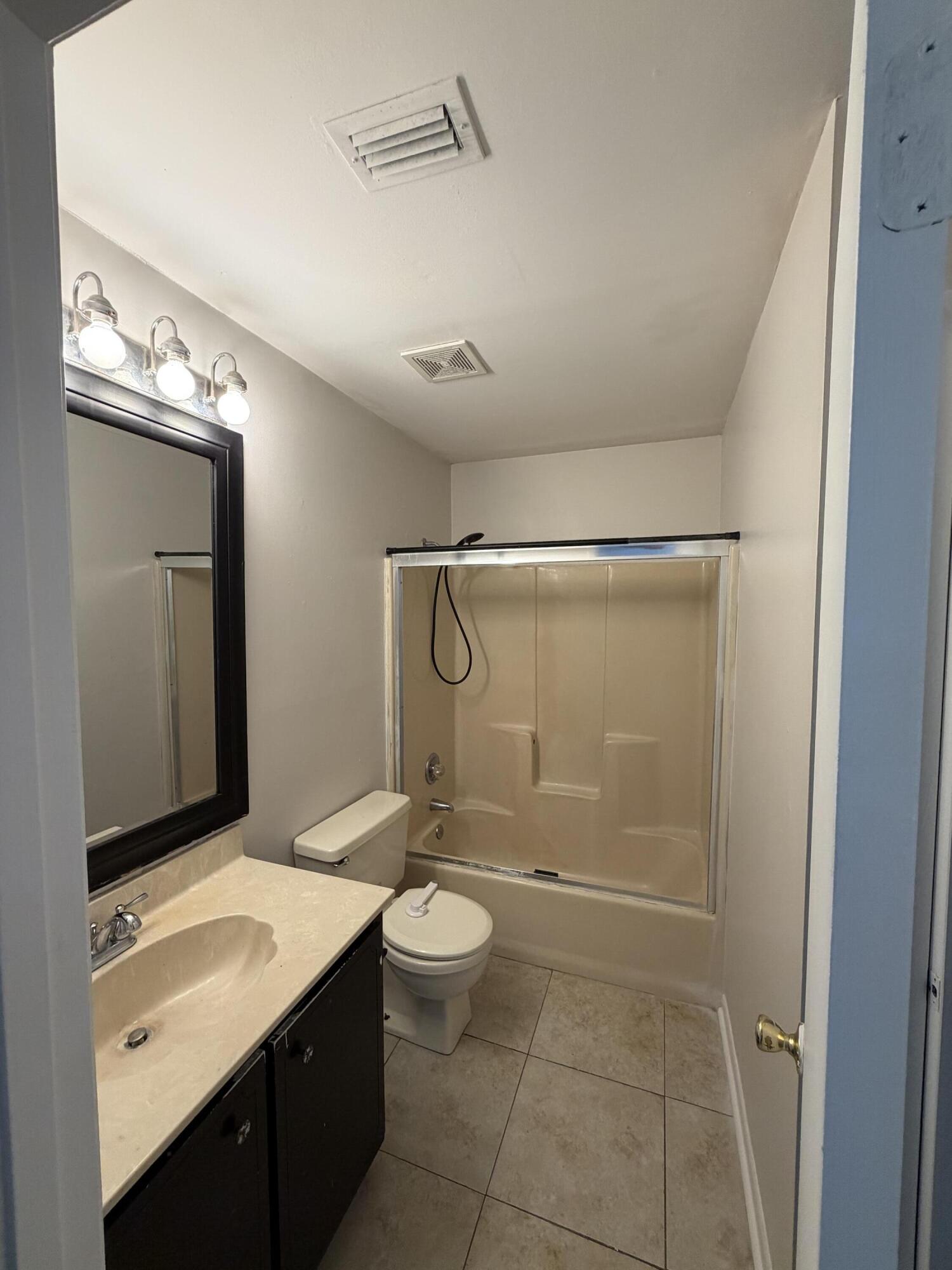 SANDALWOOD MANOR 1ST ADDN - Residential