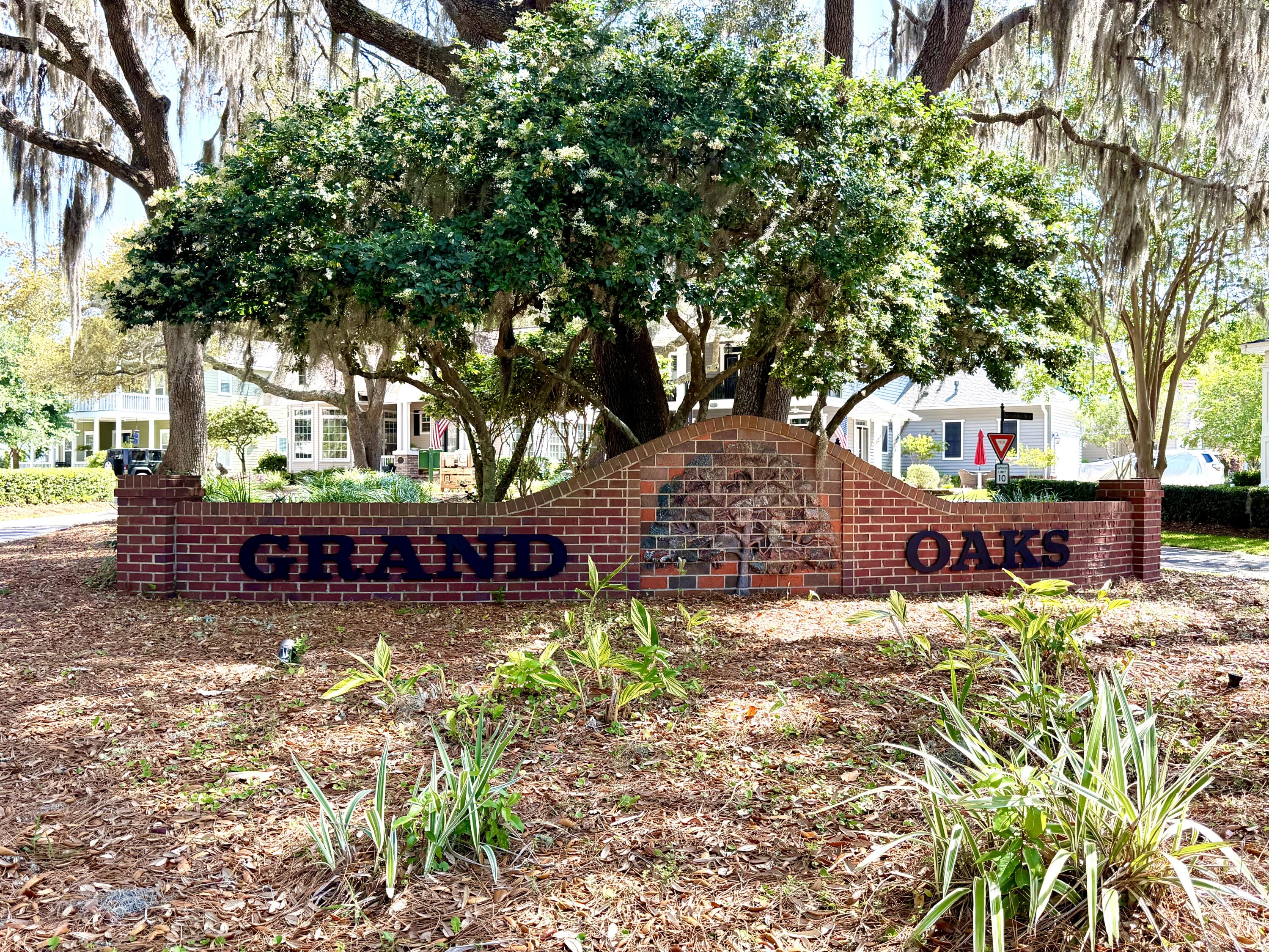 GRAND OAKS S/D - Residential