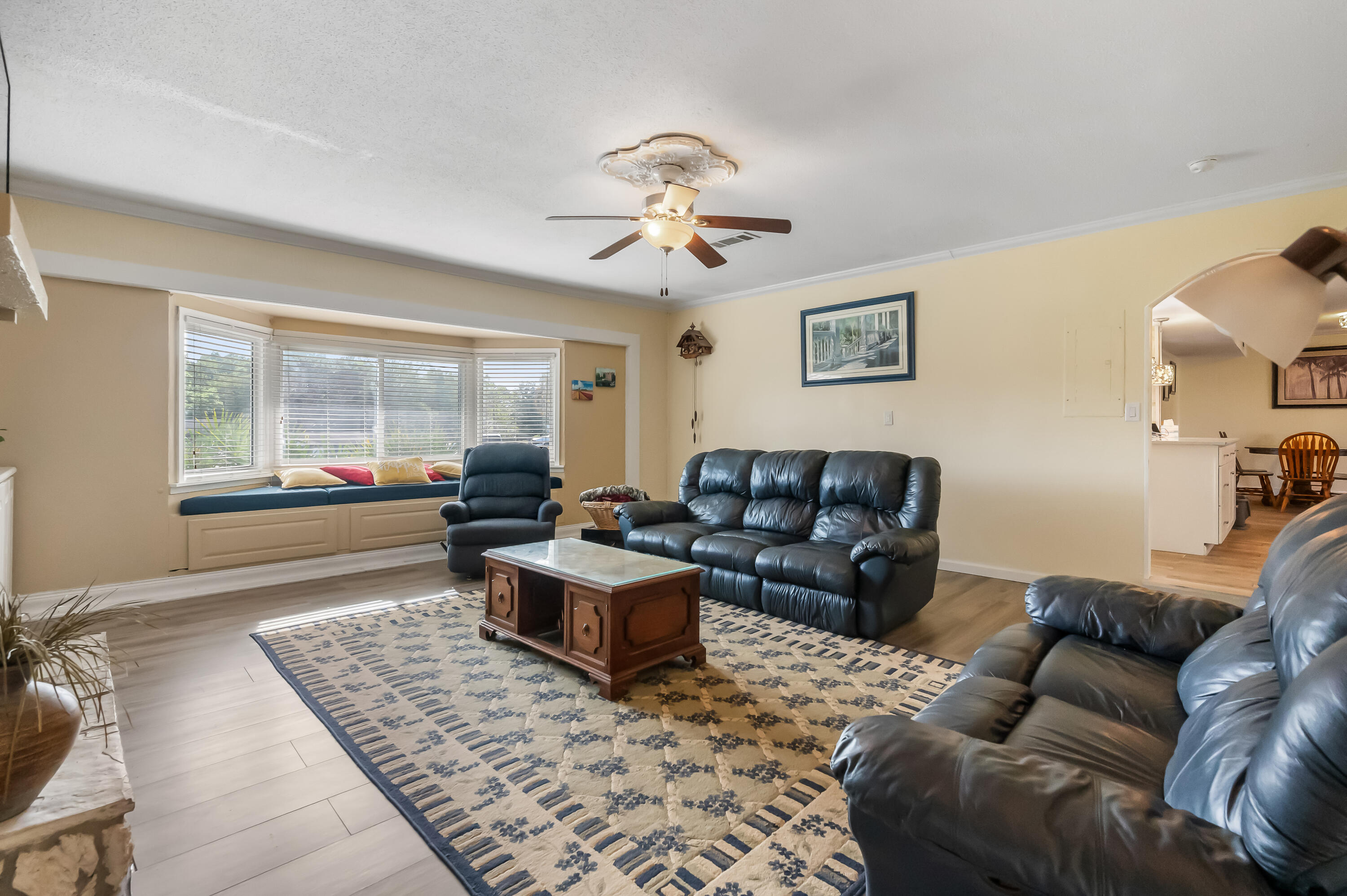 PINE LAKE - Residential