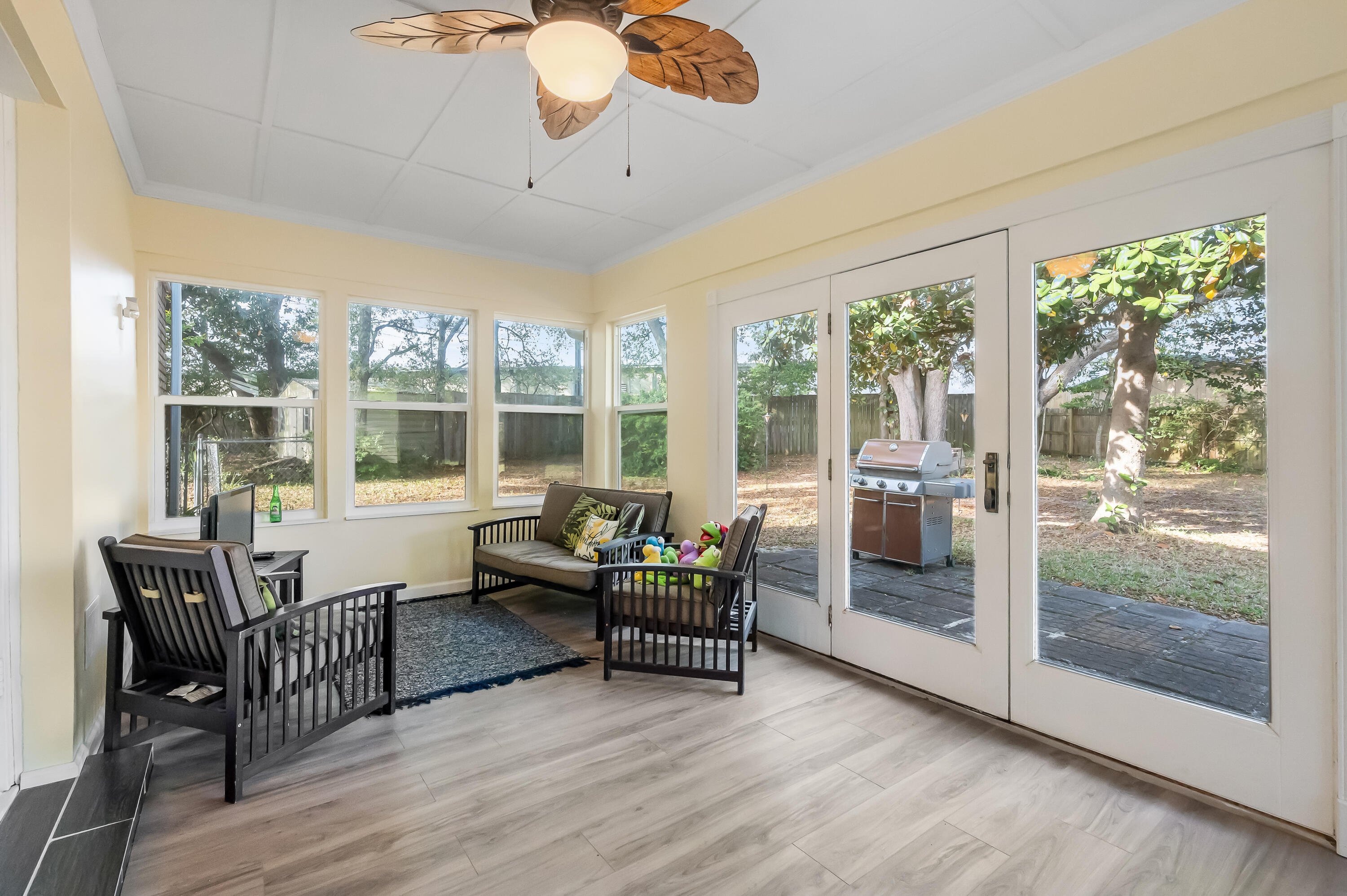 PINE LAKE - Residential