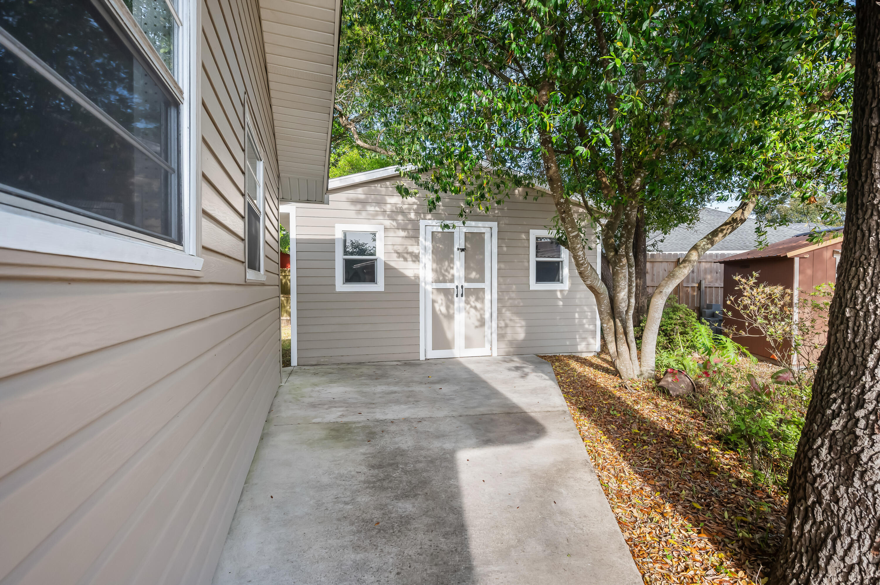 PINE LAKE - Residential