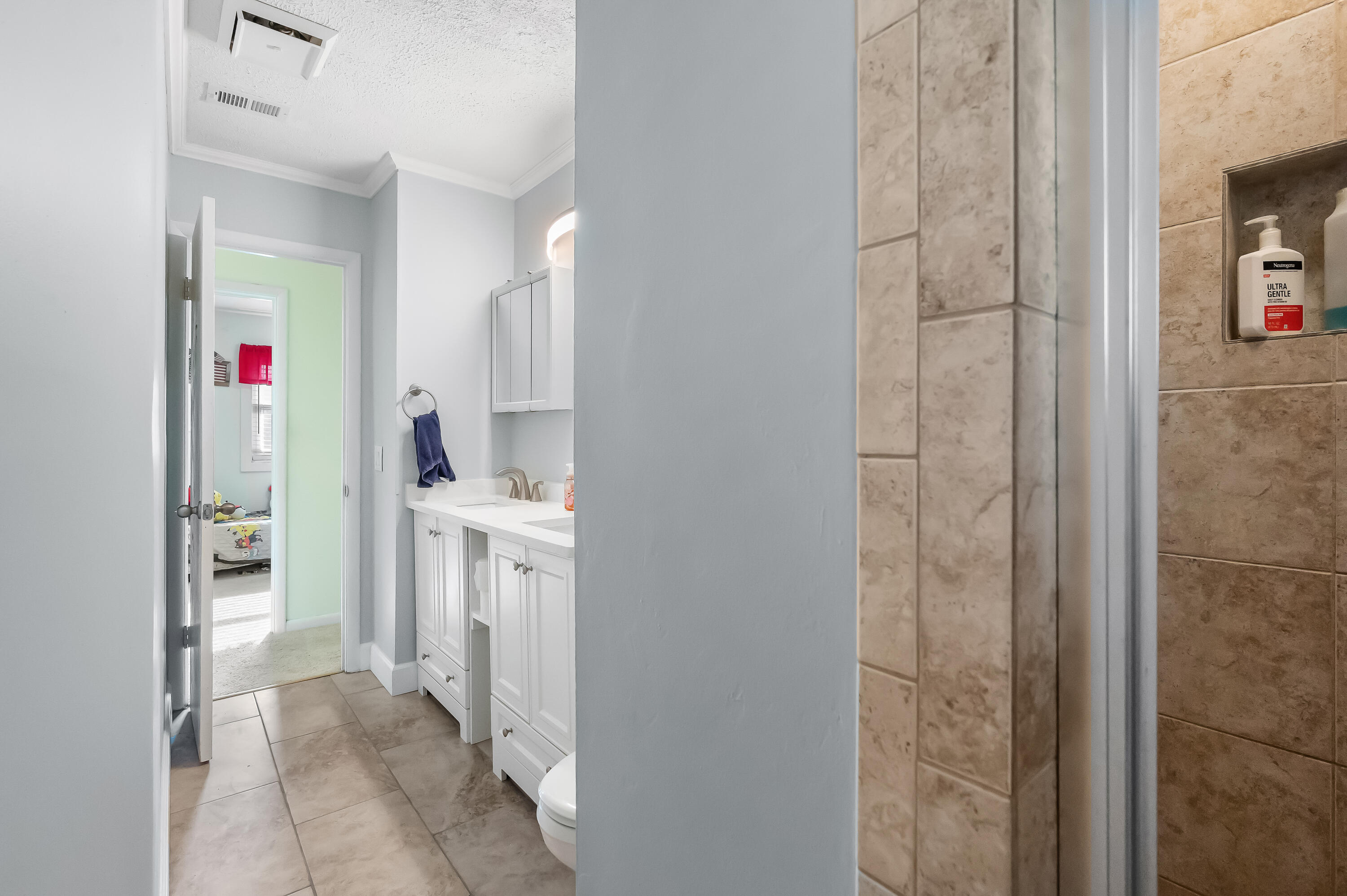 PINE LAKE - Residential