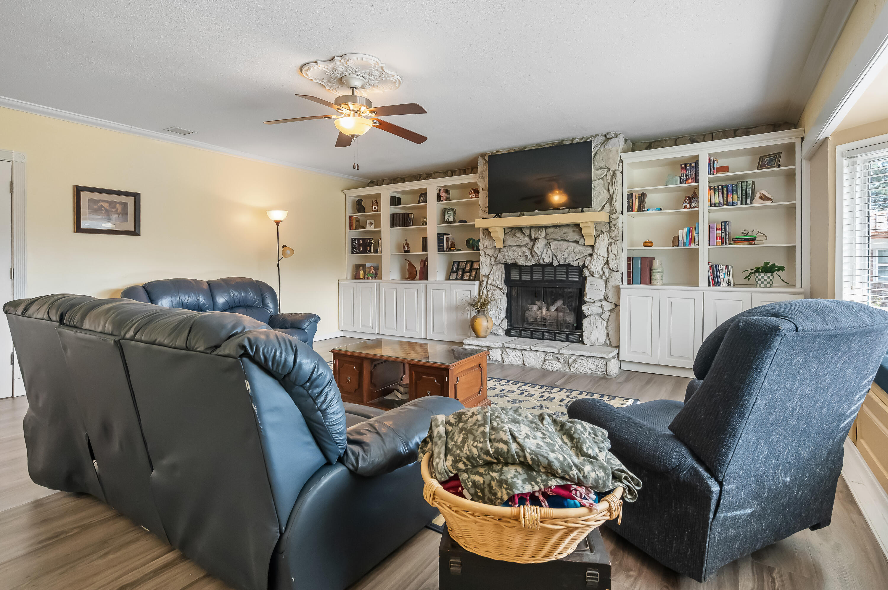 PINE LAKE - Residential