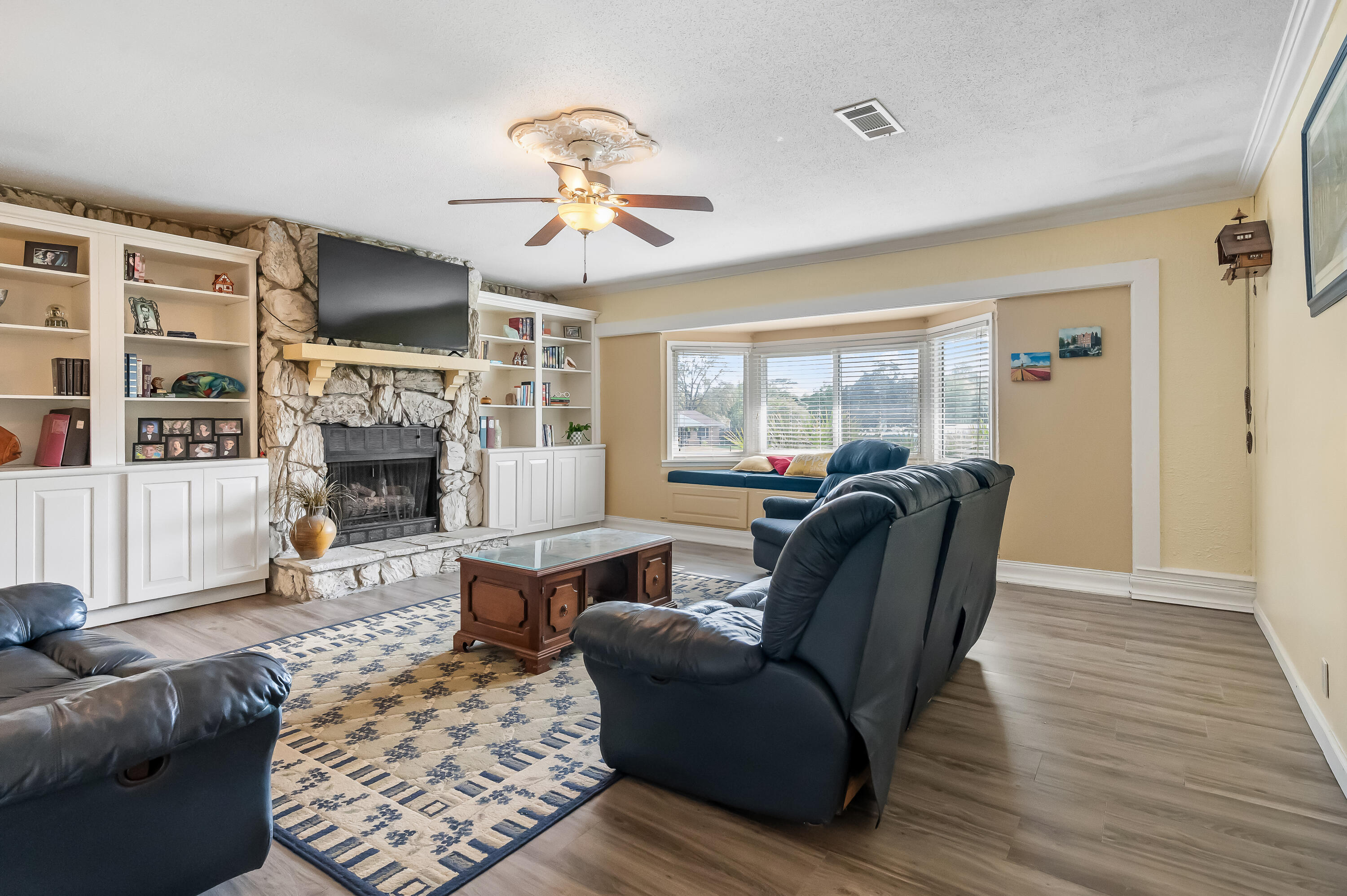 PINE LAKE - Residential