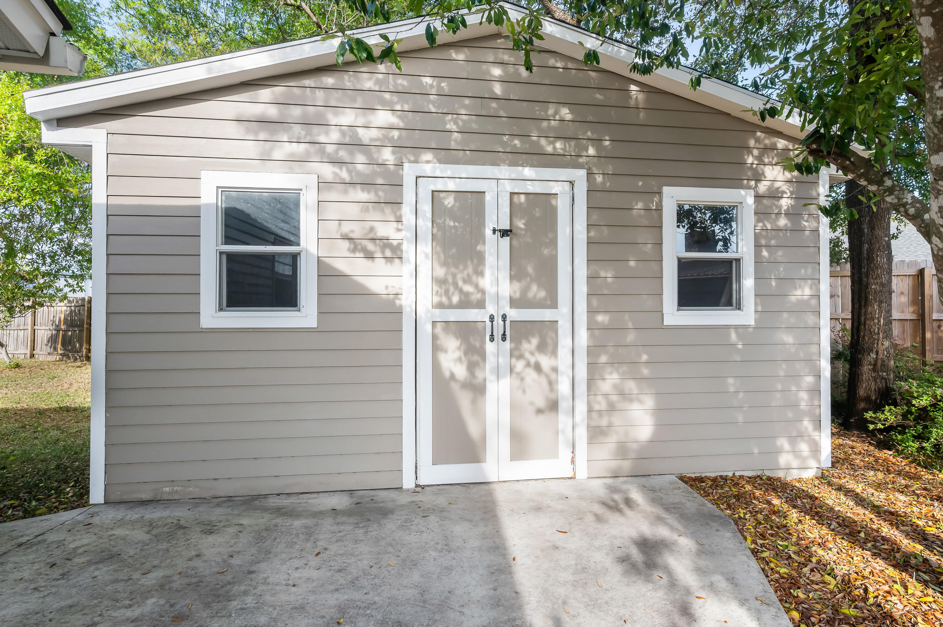 PINE LAKE - Residential