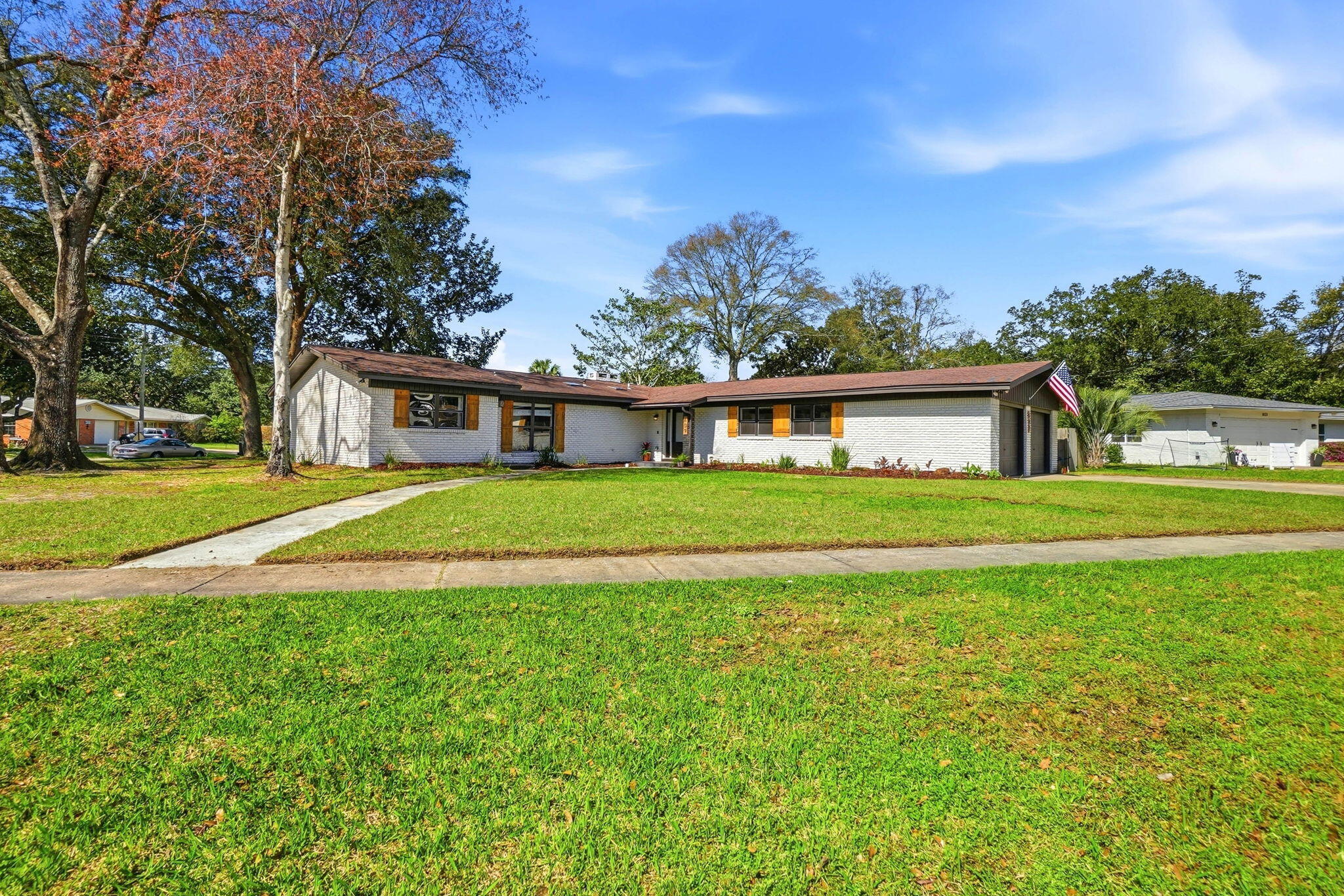 Country Club Est 1st Addn - Residential