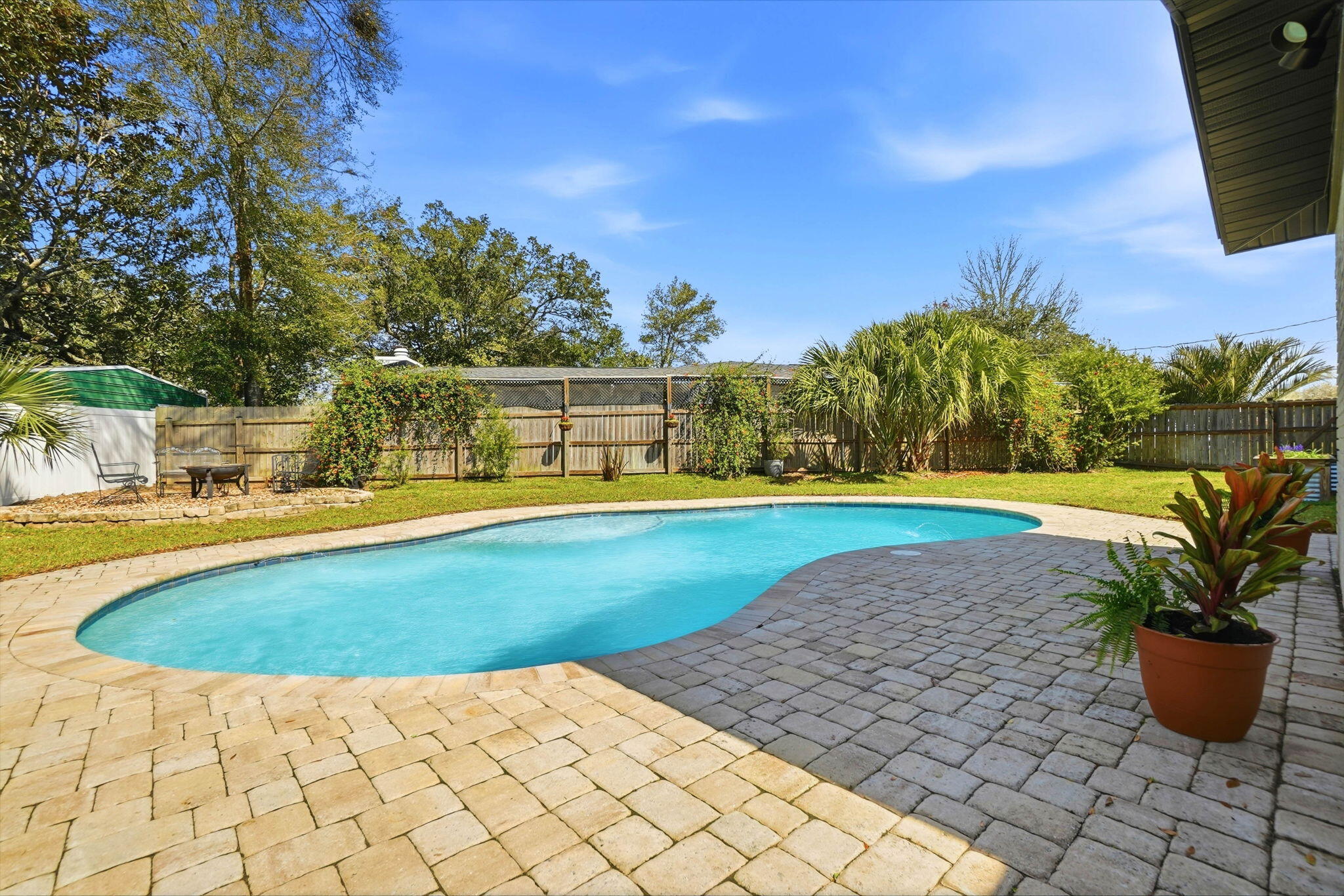 Country Club Est 1st Addn - Residential