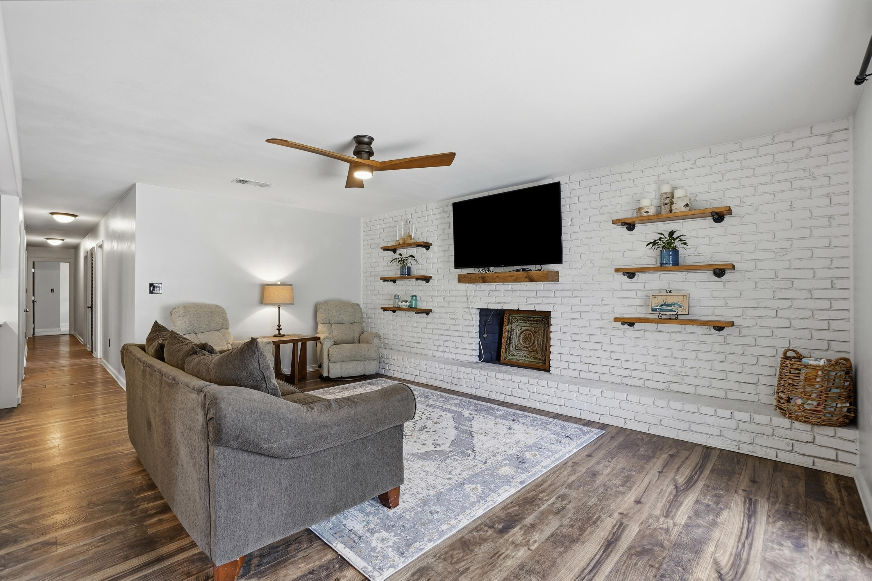 Country Club Est 1st Addn - Residential