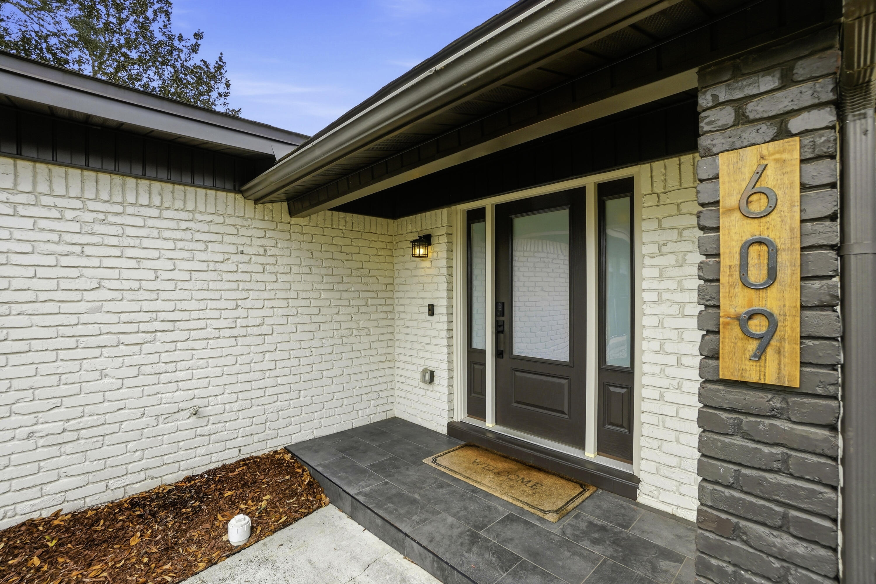 Country Club Est 1st Addn - Residential