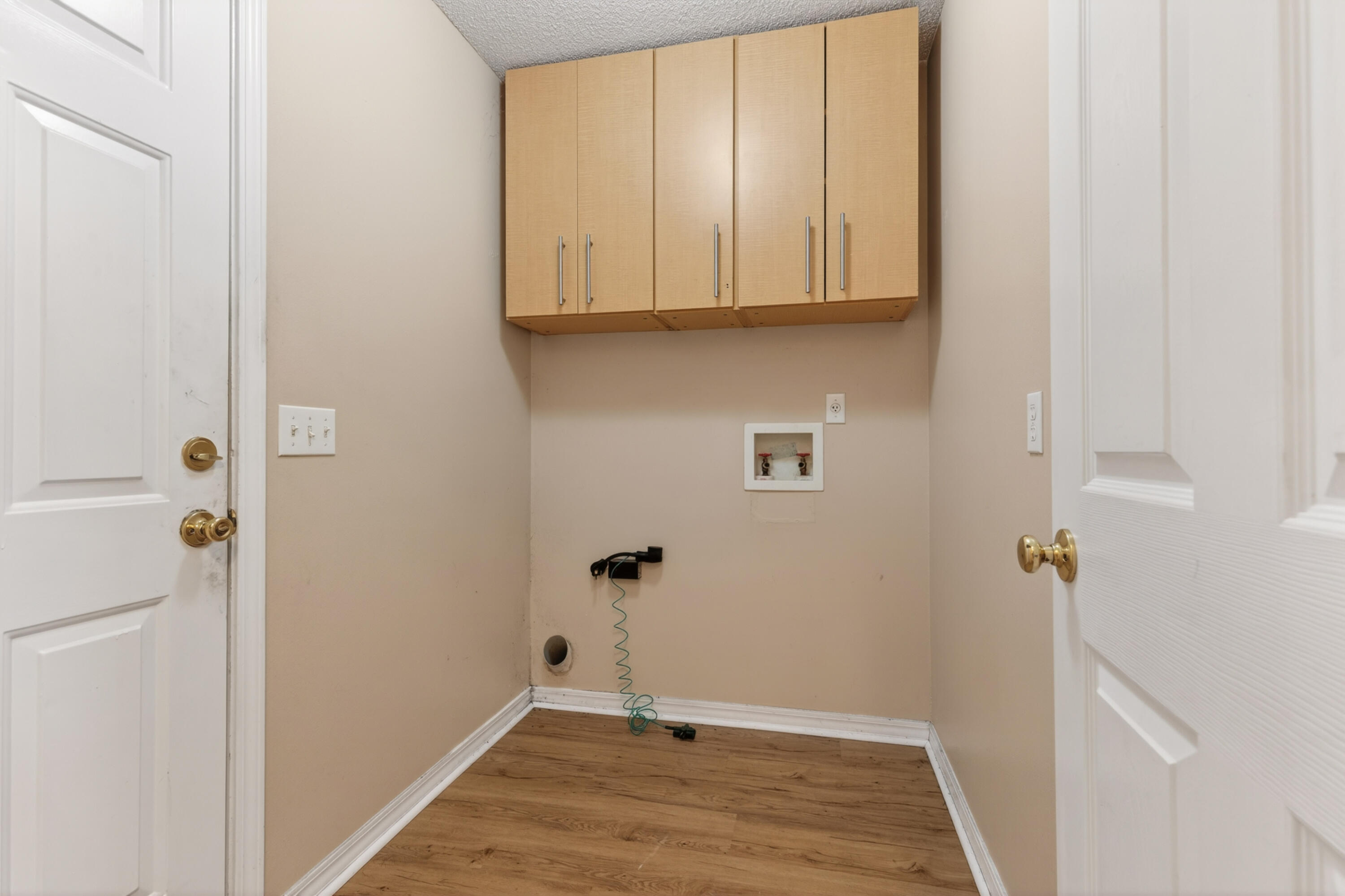 WHISPERWOODS - Residential