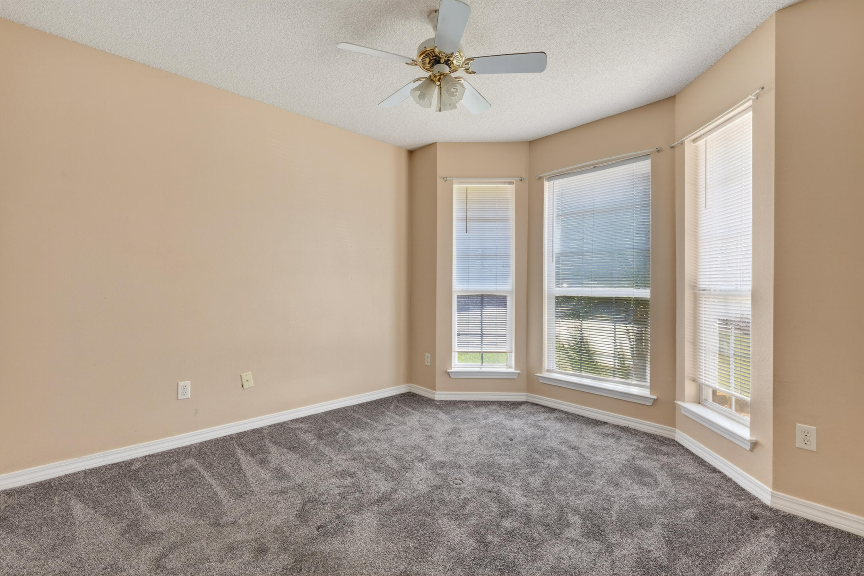 WHISPERWOODS - Residential