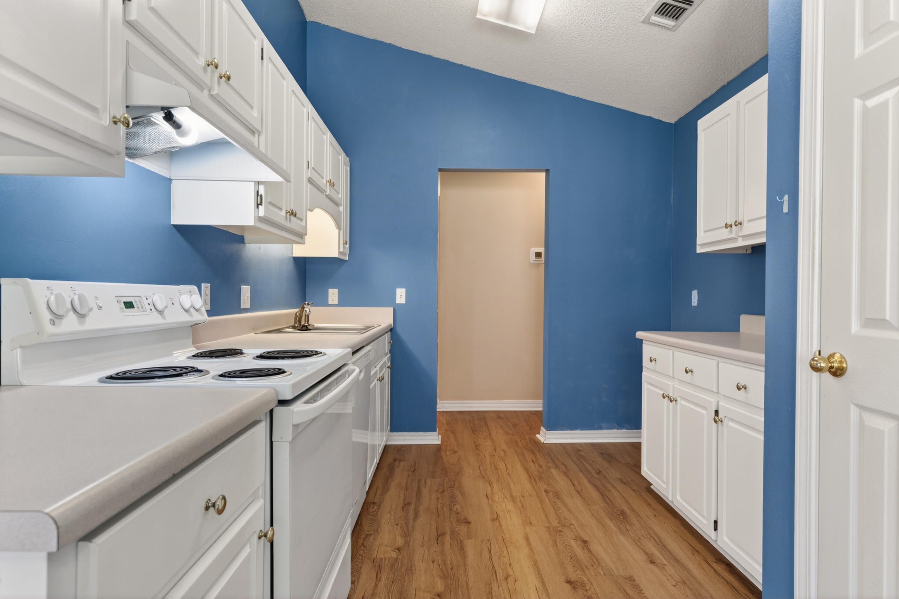 WHISPERWOODS - Residential